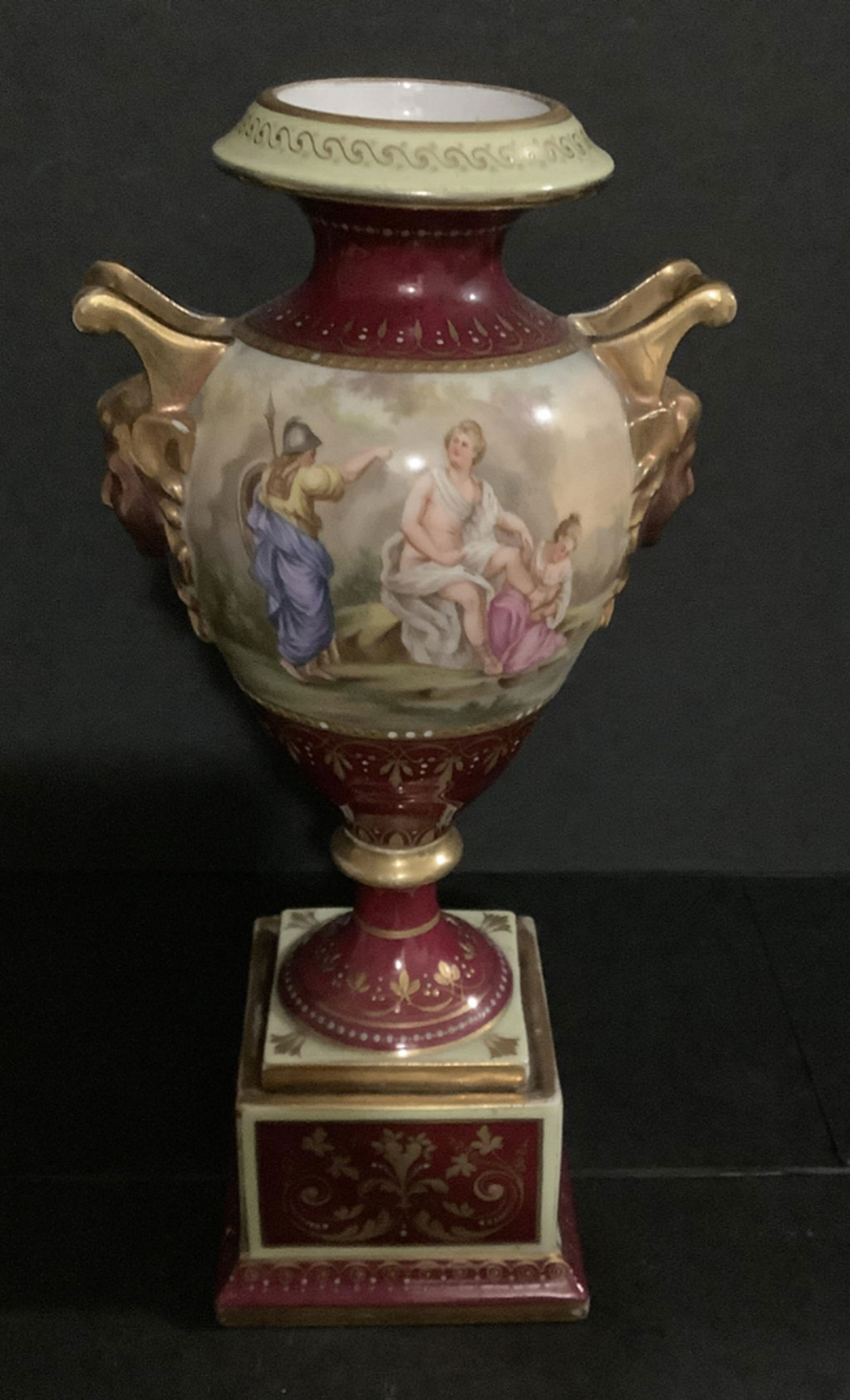 Royal Vienna Handpainted Porcelain vase urn with Makers mark (1 of 7)