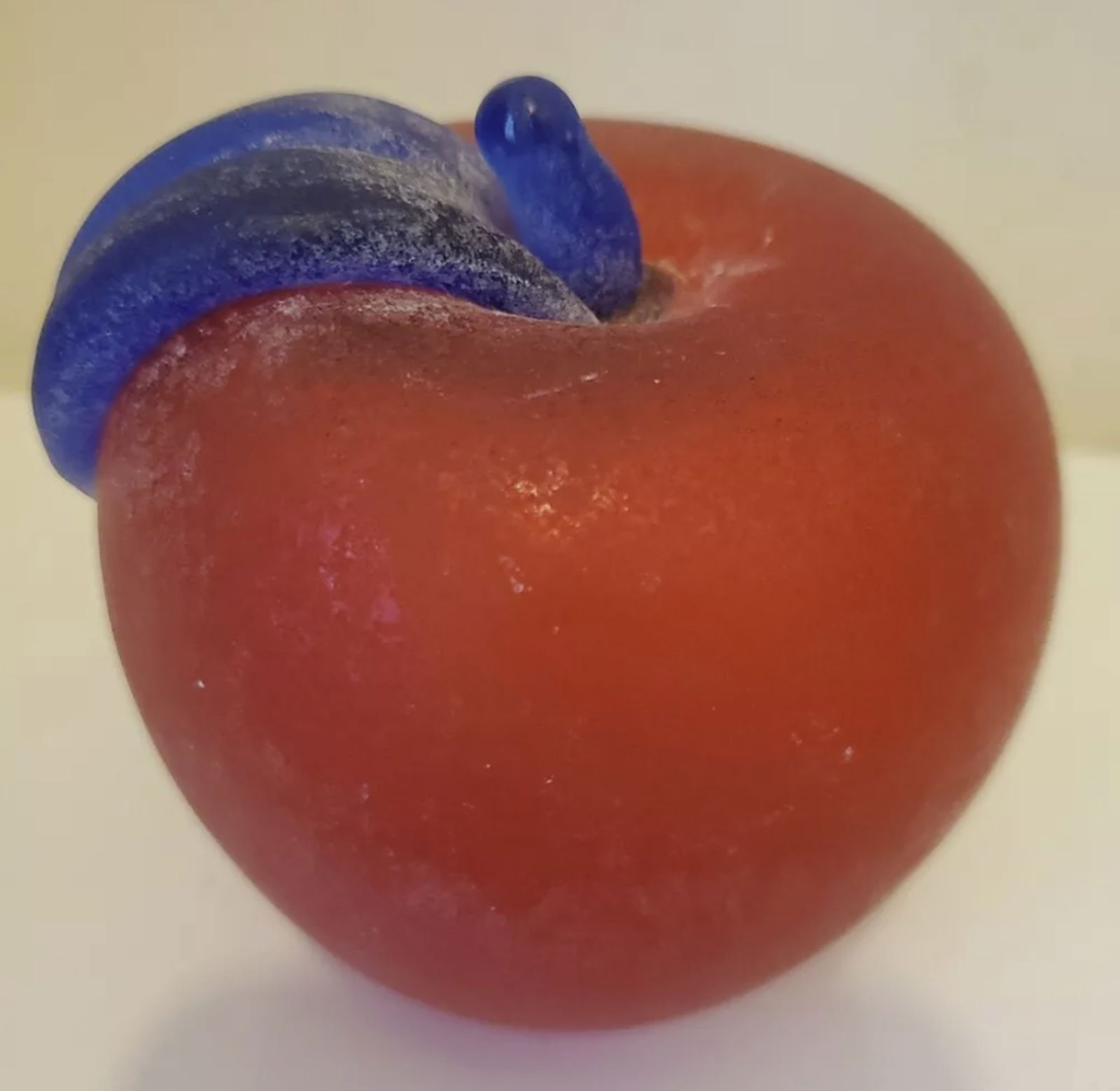 FRANCO MORETTI MURANO SIGNED RED APPLE MADE IN ITALY: FRANCO MORETTI MURANO SIGNED RED APPLE MADE IN ITALY