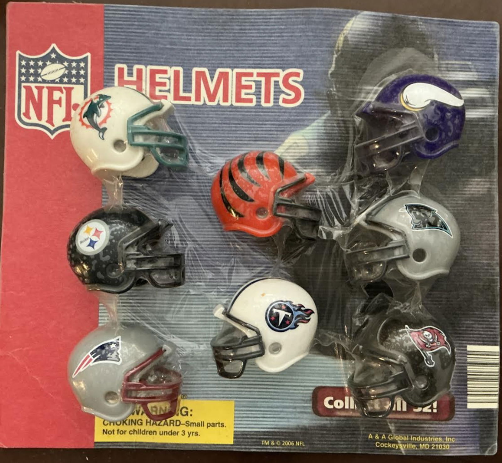 NFL Helmets Mini Vintage Gumball Machine Card/Blister With 8 Helmets ORIG PACK: NFL Helmets Mini Vintage Gumball Machine Card/Blister With 8 Helmets