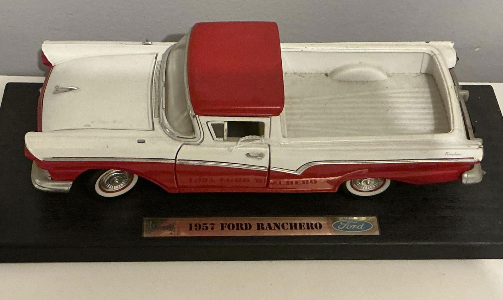 Ford Ranchero Vehicle with Base 11 inches long: Ford Ranchero Vehicle with Base 11 inches long