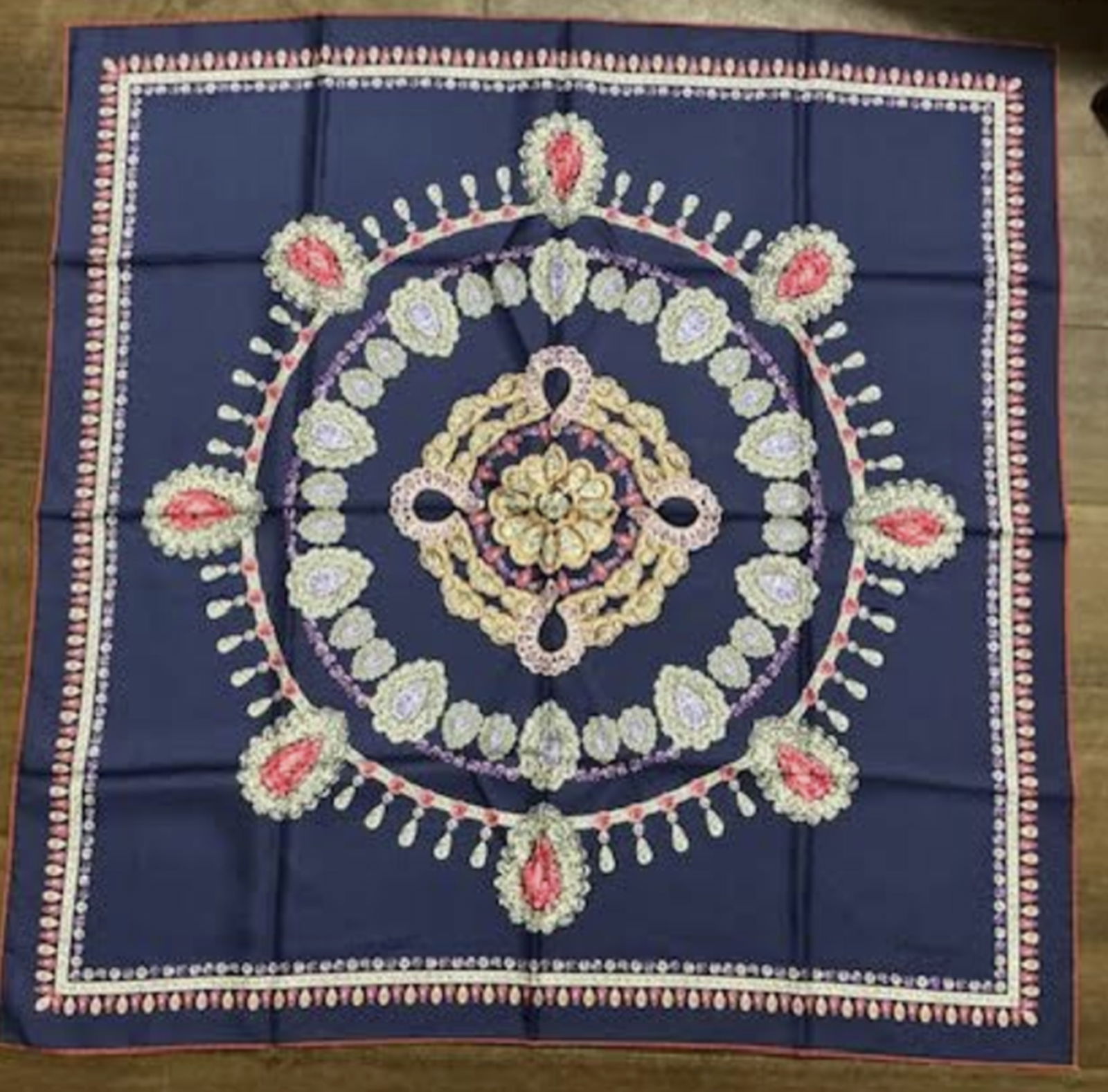 Chopard Silk Scarf Made italy (1 of 4)