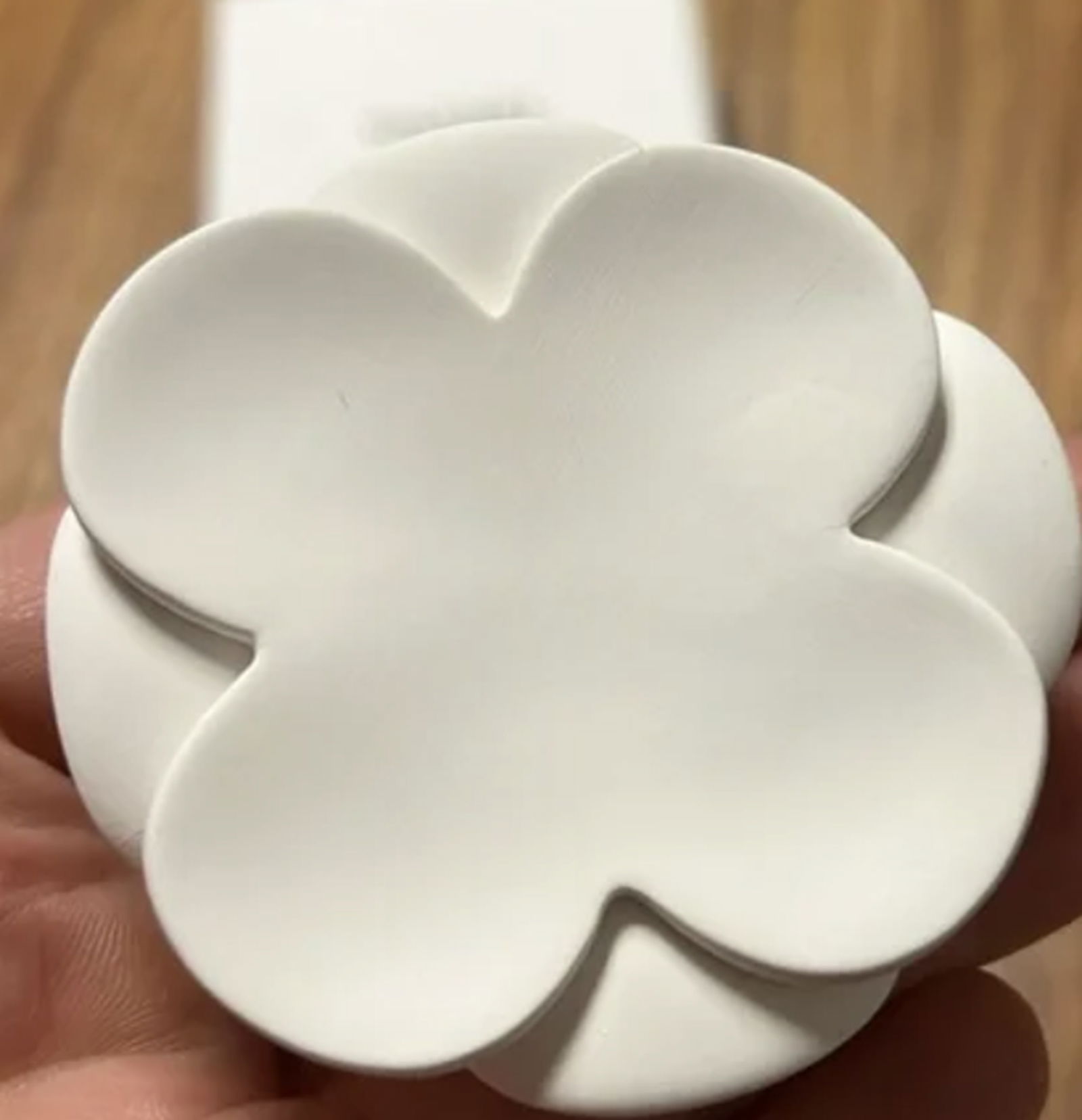 Chanel ceramic camellia Paperweight / Diffuser with box - 4