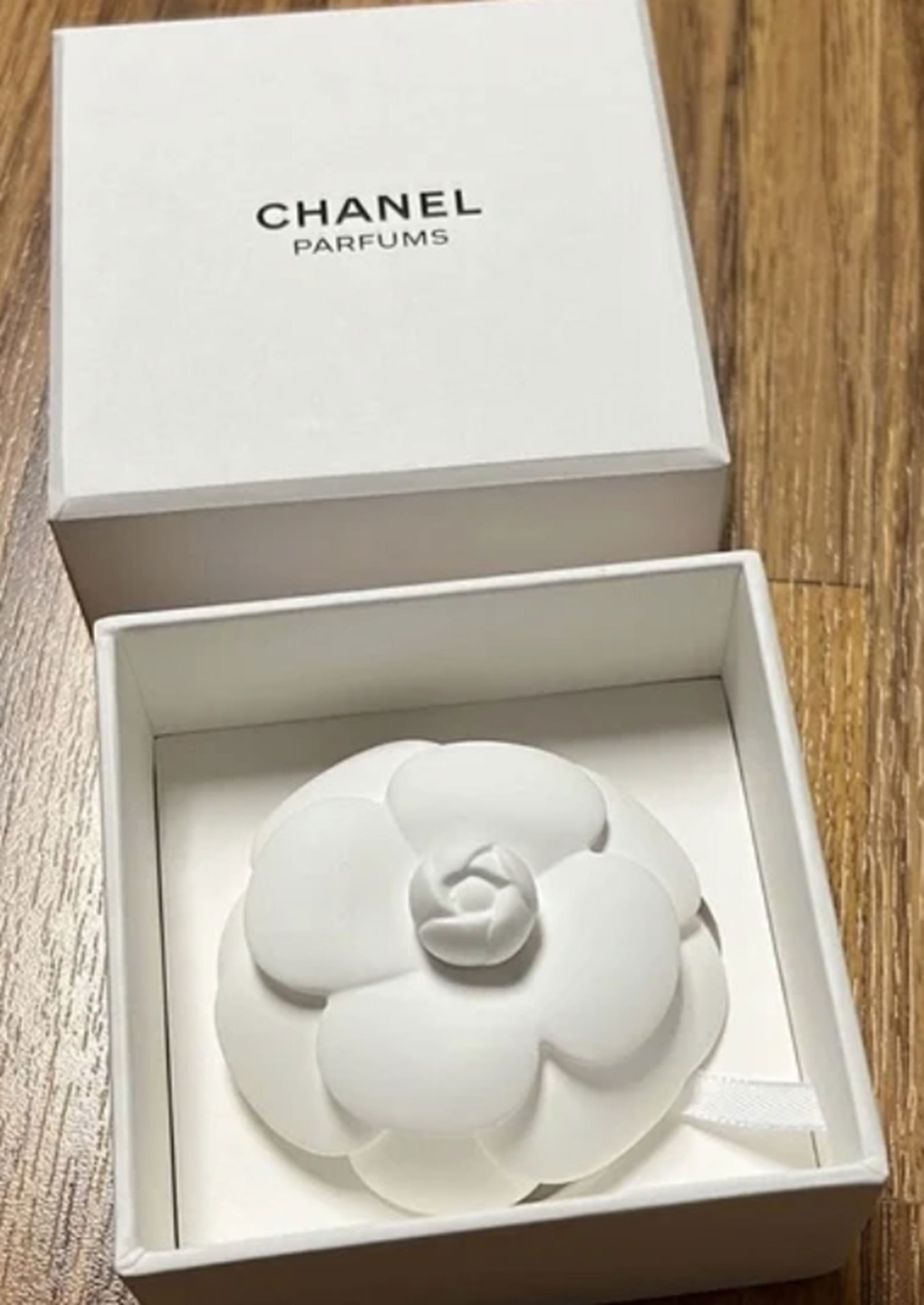 Chanel ceramic camellia Paperweight / Diffuser with box - 5