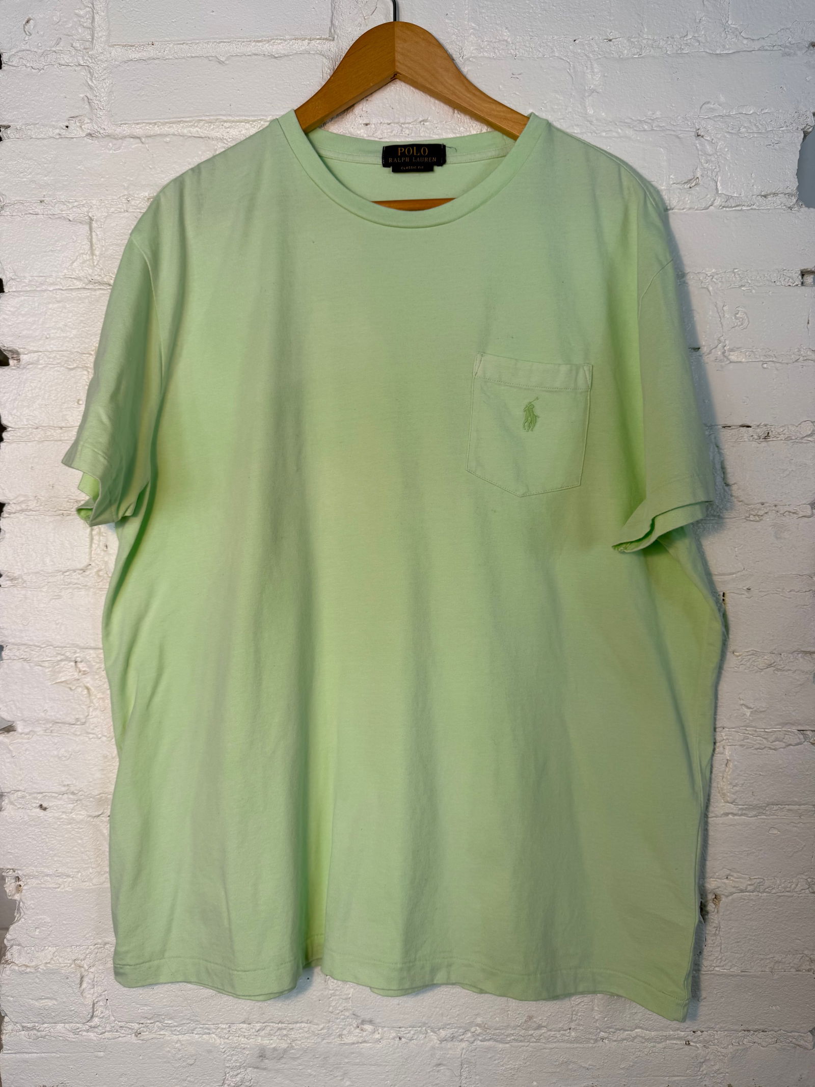 Polo Ralph Lauren Men's T-Shirt: Polo Ralph Lauren Men's T-Shirt Men's lightweight cotton t-shirt. Lightly worn, in great condition. No size shown, classic fit Mint green Measures approx armpit to armpit 24 inches center front to