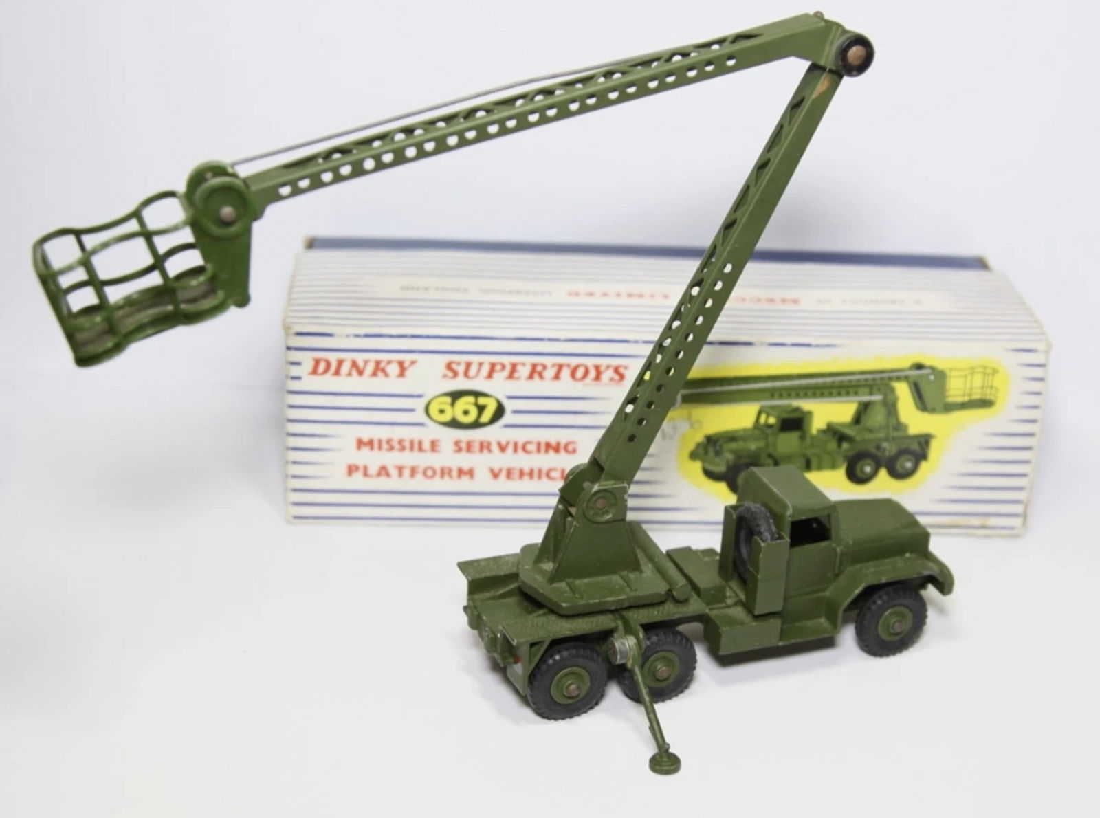 Dinky 667 Missile Servicing Platform Vehicle In Original Box (1 of 8)