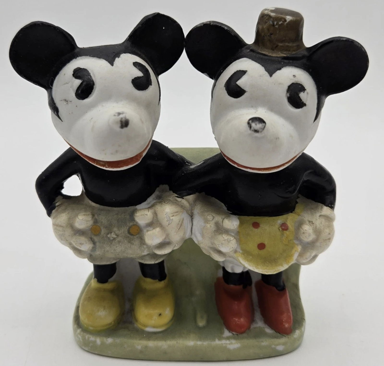 Walt Disney Mickey and Minnie Mouse bisque toothbrush holder 1930: Walt Disney Mickey and Minnie Mouse bisque toothbrush holder 1930. No Crazing MEasures approx.