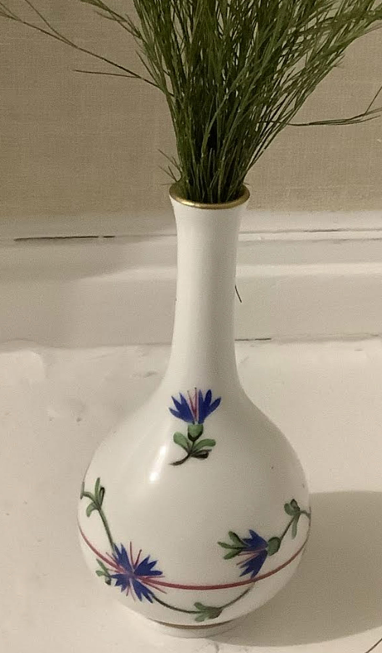 HEREND SIGNED PORCELAIN BUD VASE MADE IN HUNGARY (1 of 5)
