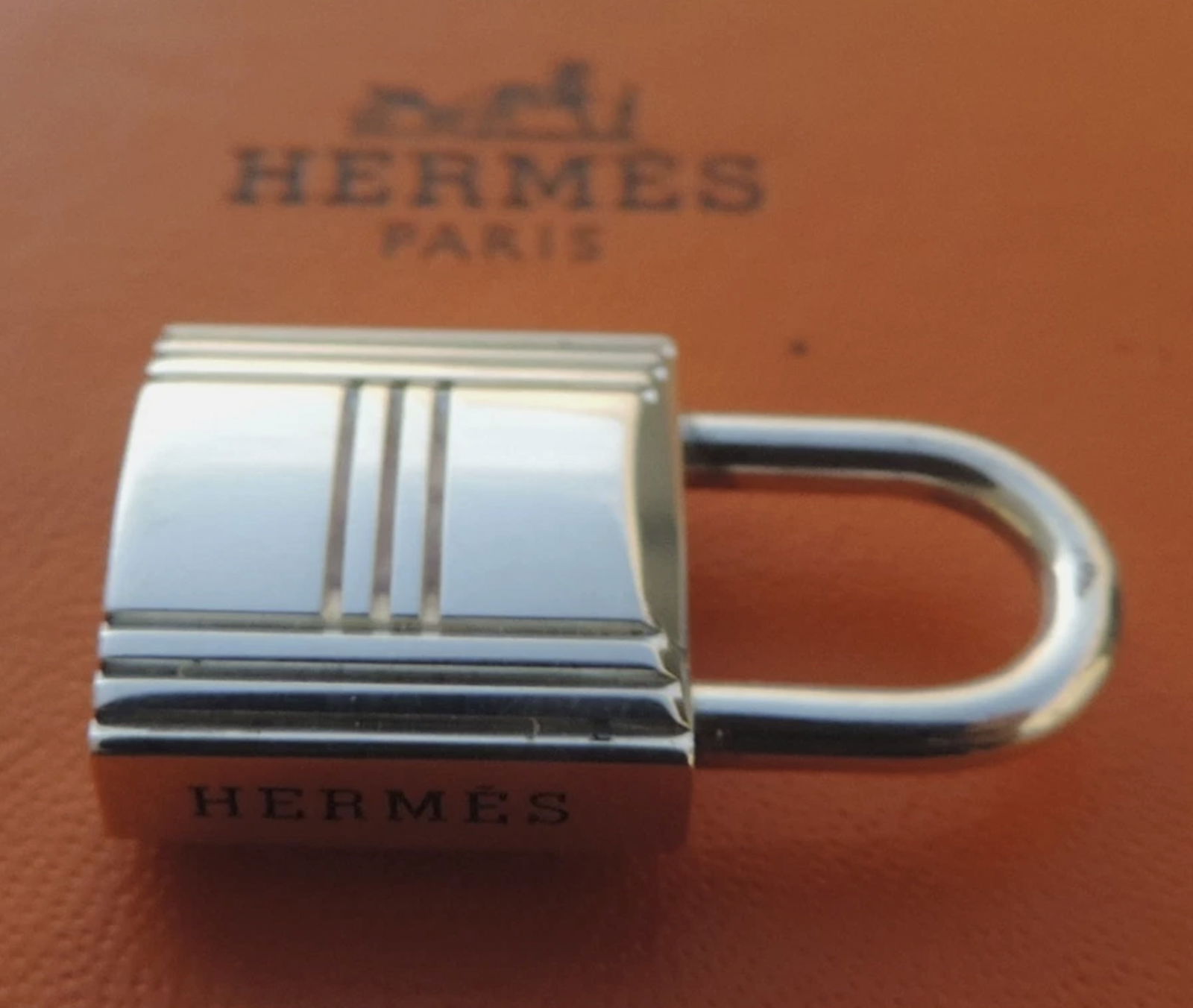 HERMÈS 925 Sterling Silver KELLY CADENA Padlock Pendant Box (1 of 8)
