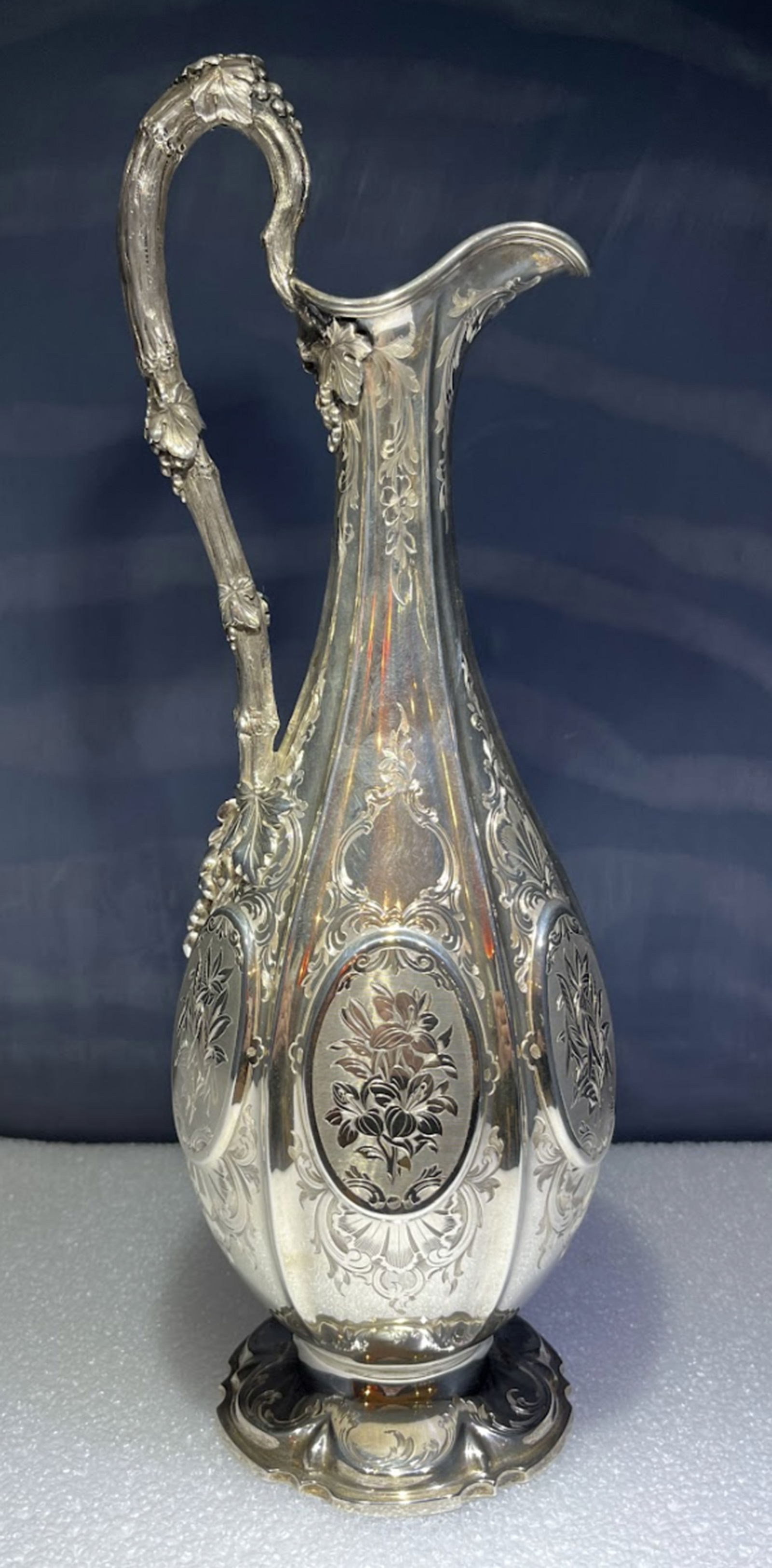 Edward and John Bernard ENGLISH STERLING SILVER VICTORIAN WINE JUG Decanter LONDON 1853 (1 of 9)