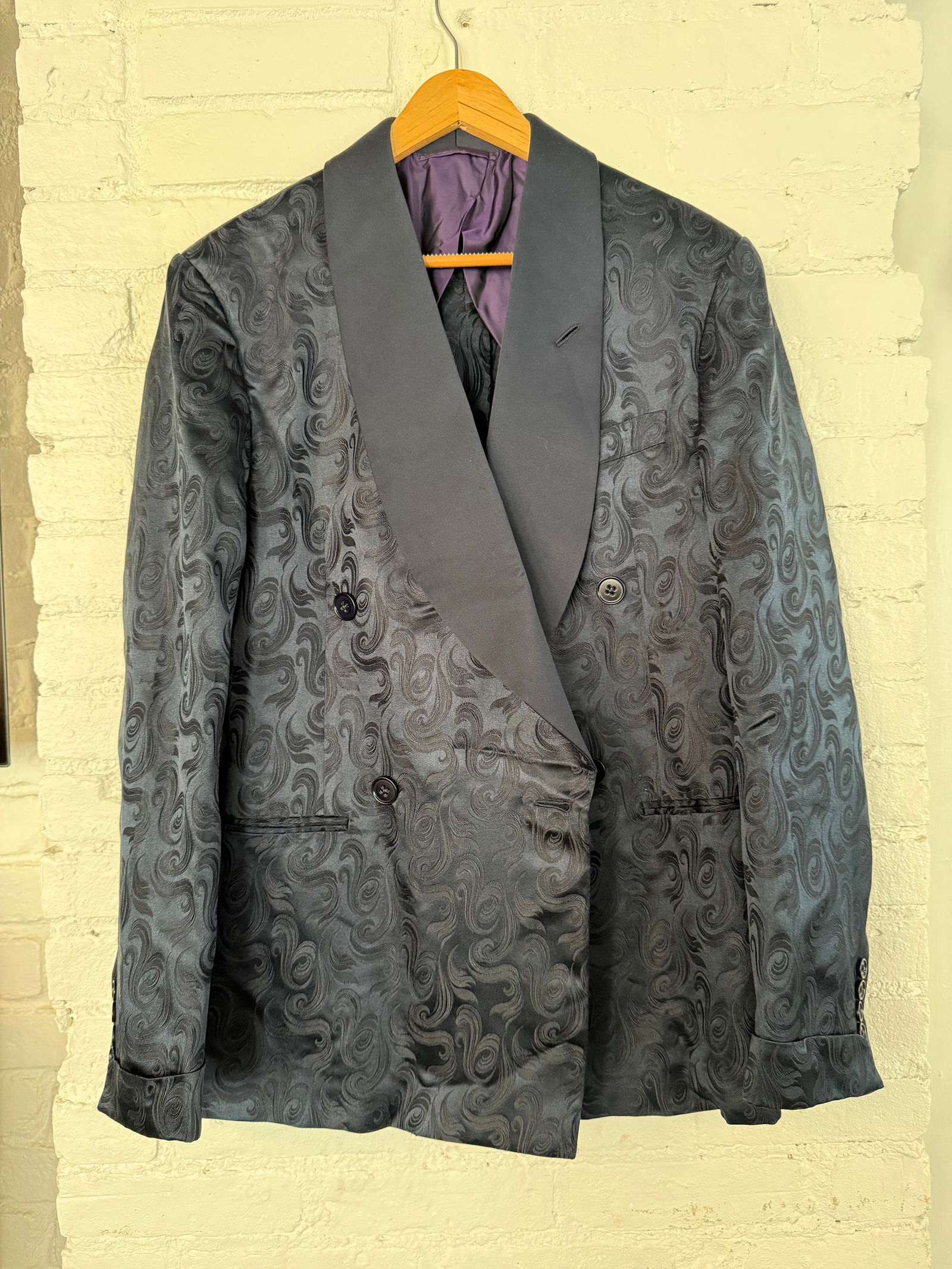 Men's Ralph Lauren Purple Label Blazer: Men's Ralph Lauren Purple Label Blazer Double breasted hand tailored silk smoking jacket size 40 long Navy Measures approx.size 40 long sleeve length 25.75 across back armpit to armpit 23 back collar