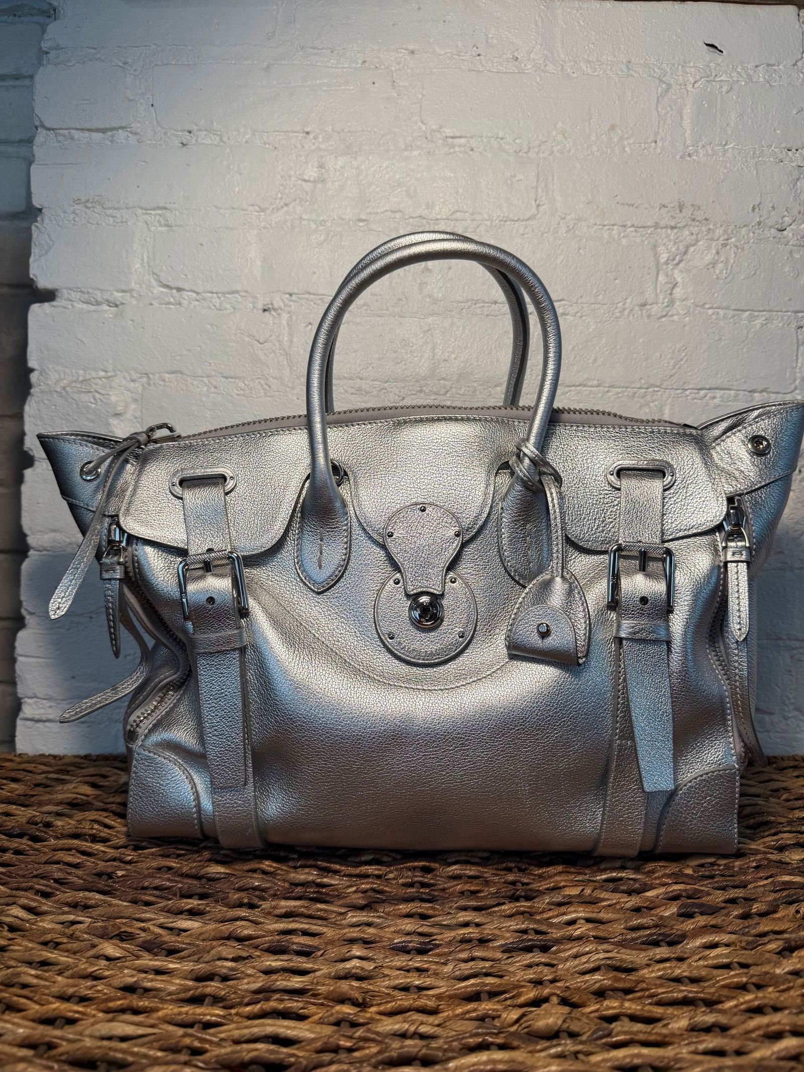 Ralph Lauren Collection Vintage Ricky 40: Ralph Lauren Collection Vintage Ricky 40 Vintage zipper construction. Lightly used with slight leather scratches shown in photos. Multiple interior pockets, removable wide crossbody strap and keybell