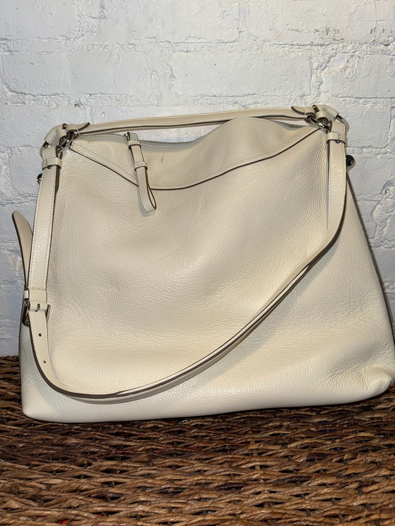 Collection Ralph Lauren XL Hobo Bag: Collection Ralph Lauren XL Hobo Bag Shoulder and Crossbody Straps. Silver hardware, internal pockets, lined in canvas. Lightly used with some signs of wear shown in photos Cream calfskin Leather Measu