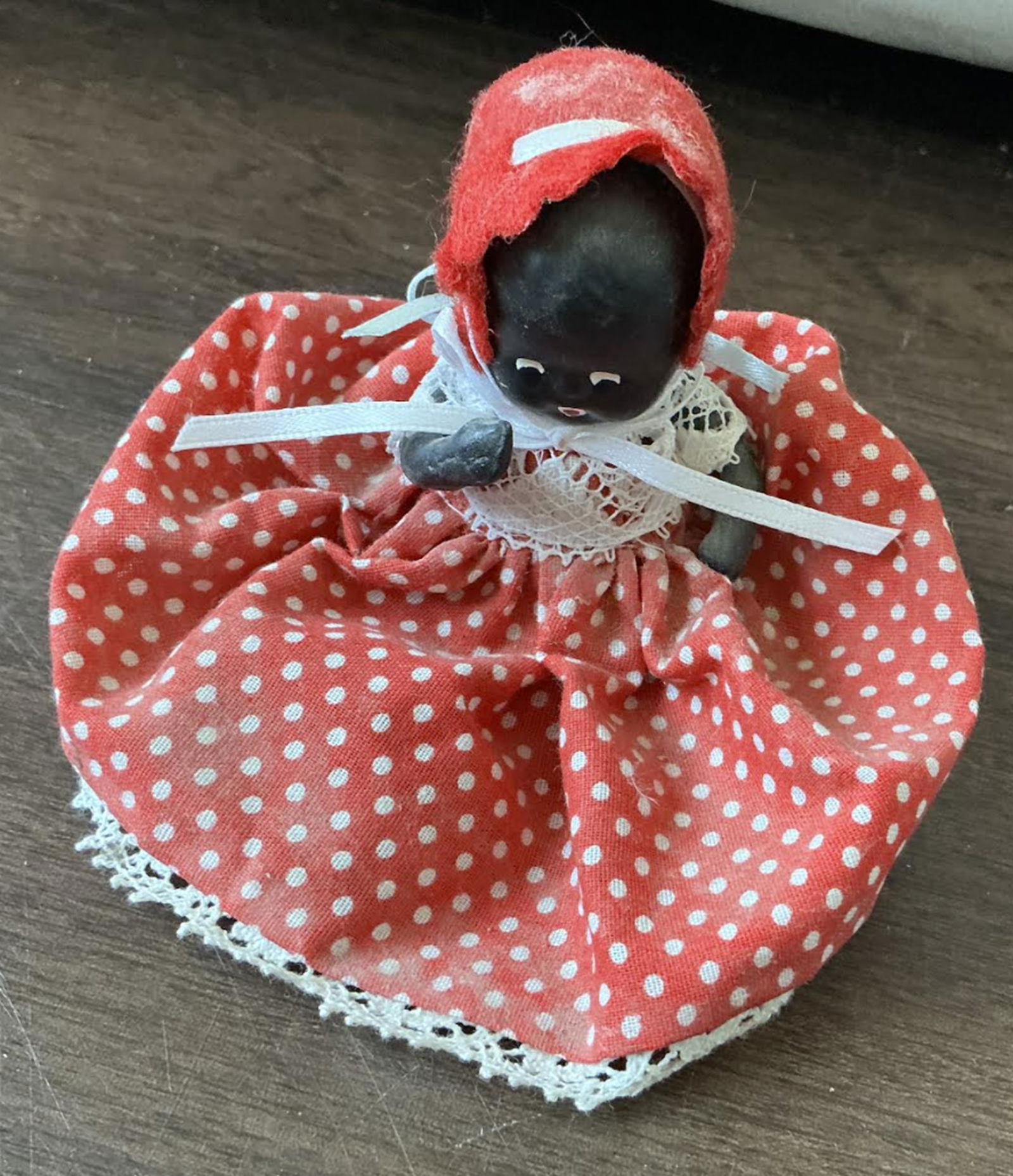 Black Americana Era Doll Figurine: Black Americana Era Doll Figurine Measures approx 4 3/4 inches