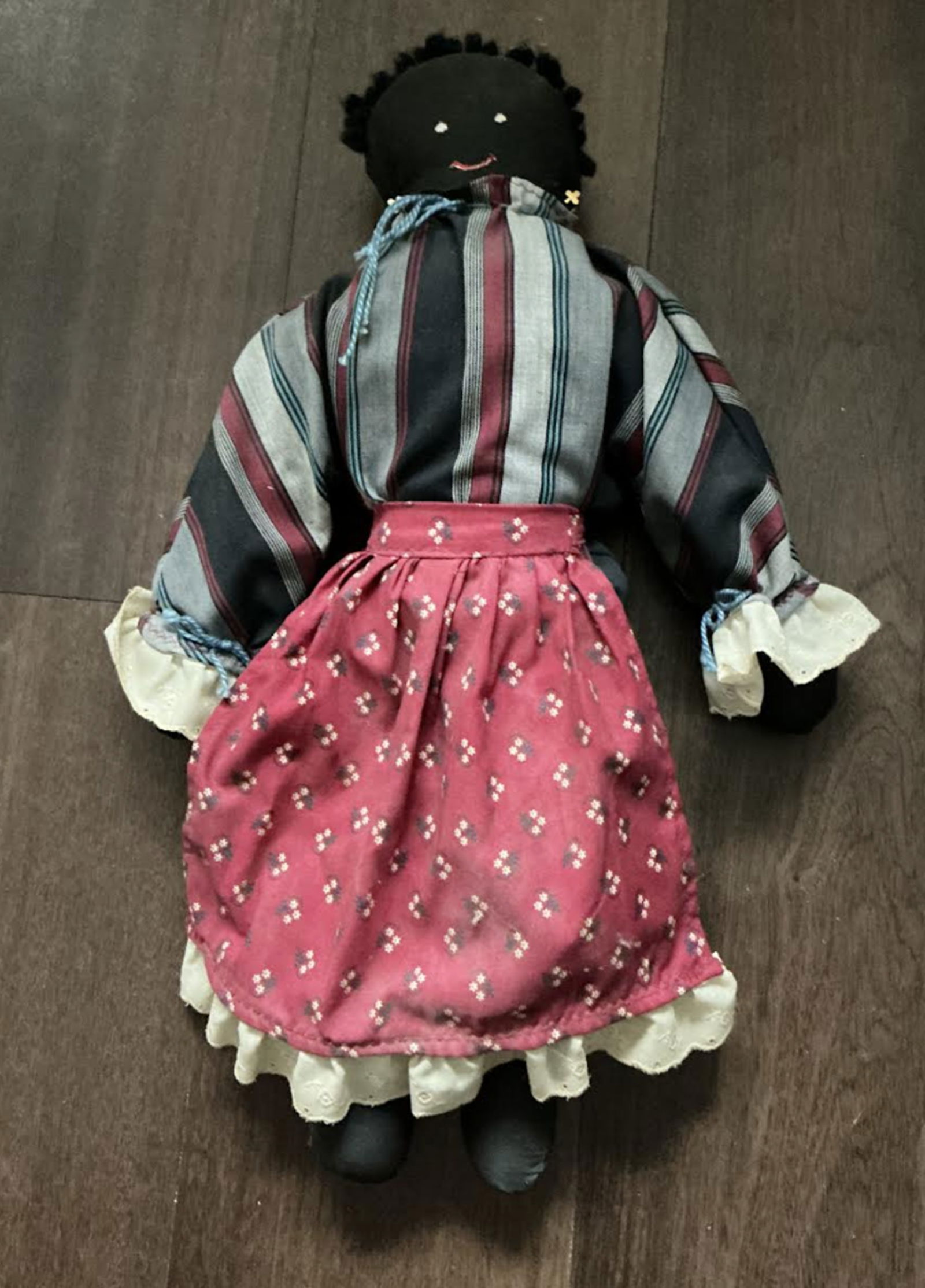 Black Americana Era Cloth Rag Doll: Black Americana Era cloth doll. Measures approx 17 3/4 inches long with the dress