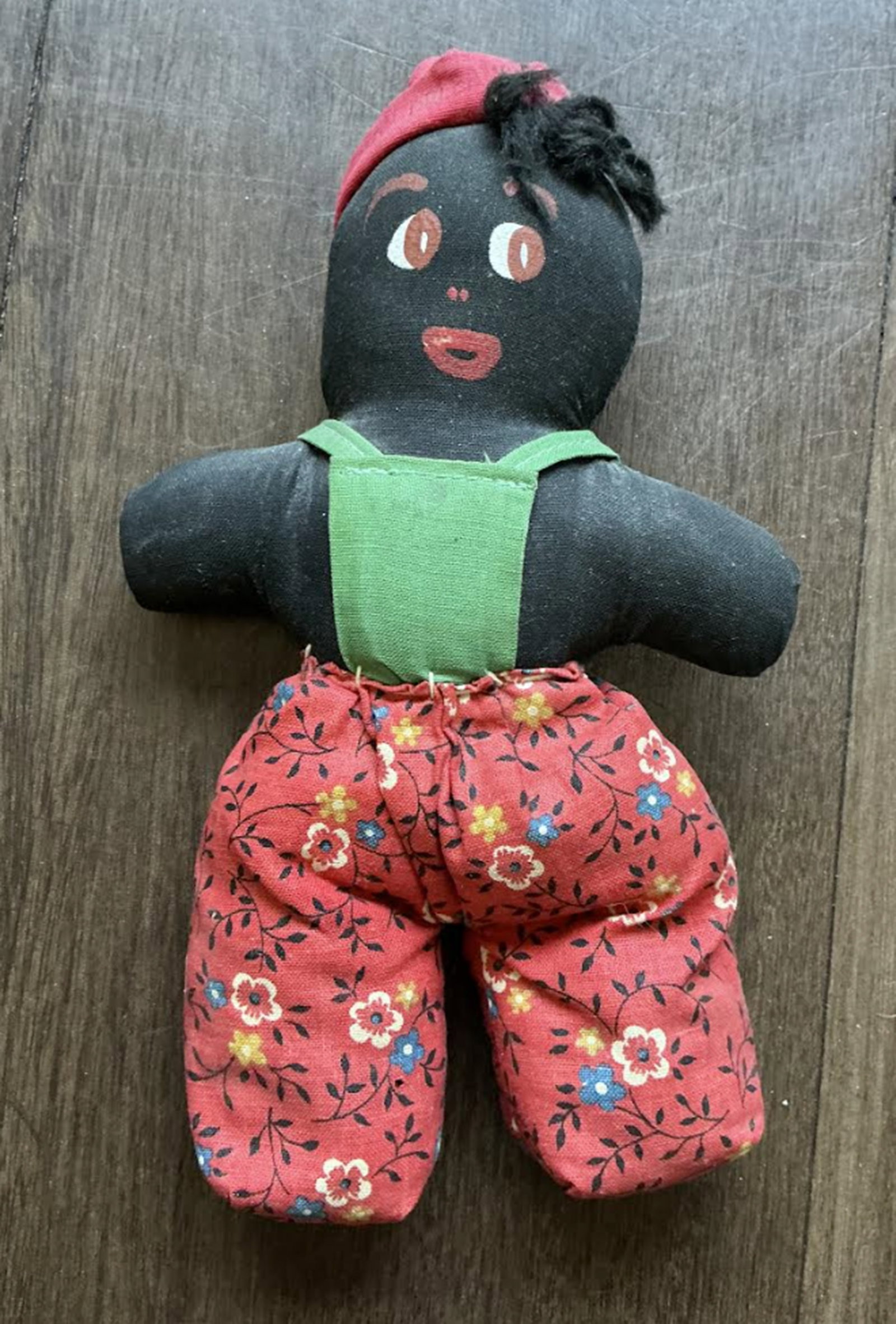 Black Americana Era Cloth Rag Doll: Black Americana Era cloth Rag doll. Measures approx 7 inches long with the dress