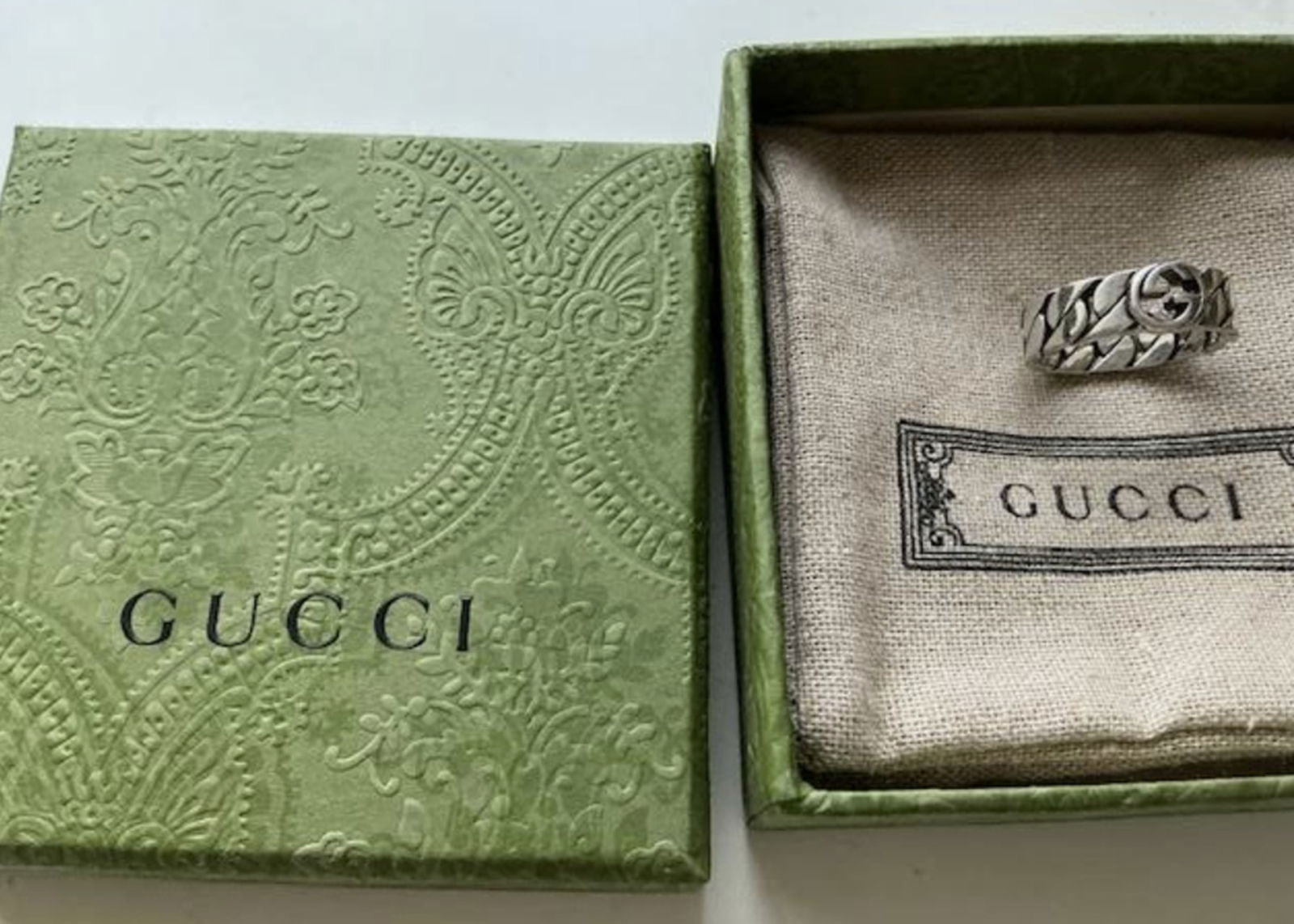 Gucci Sterling Silver Interlocking Ring With Orig Box - 2