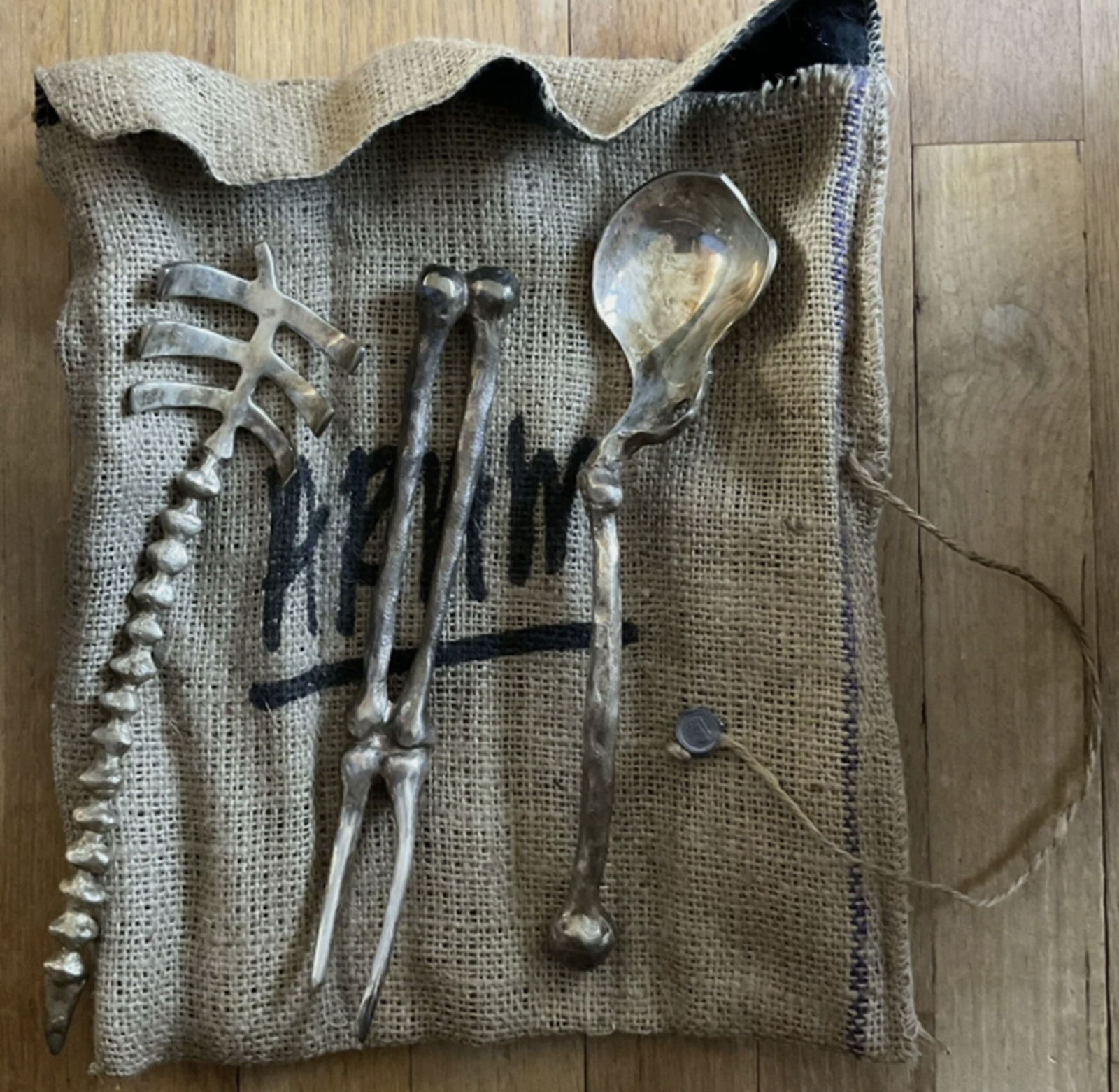 MICHAEL ARAM BONEWARE SKELETON BONE SERVING SET WITH POUCH (1 of 4)