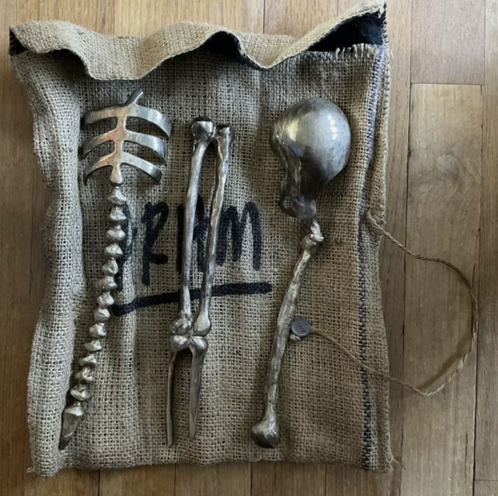 MICHAEL ARAM BONEWARE SKELETON BONE SERVING SET WITH POUCH - 4