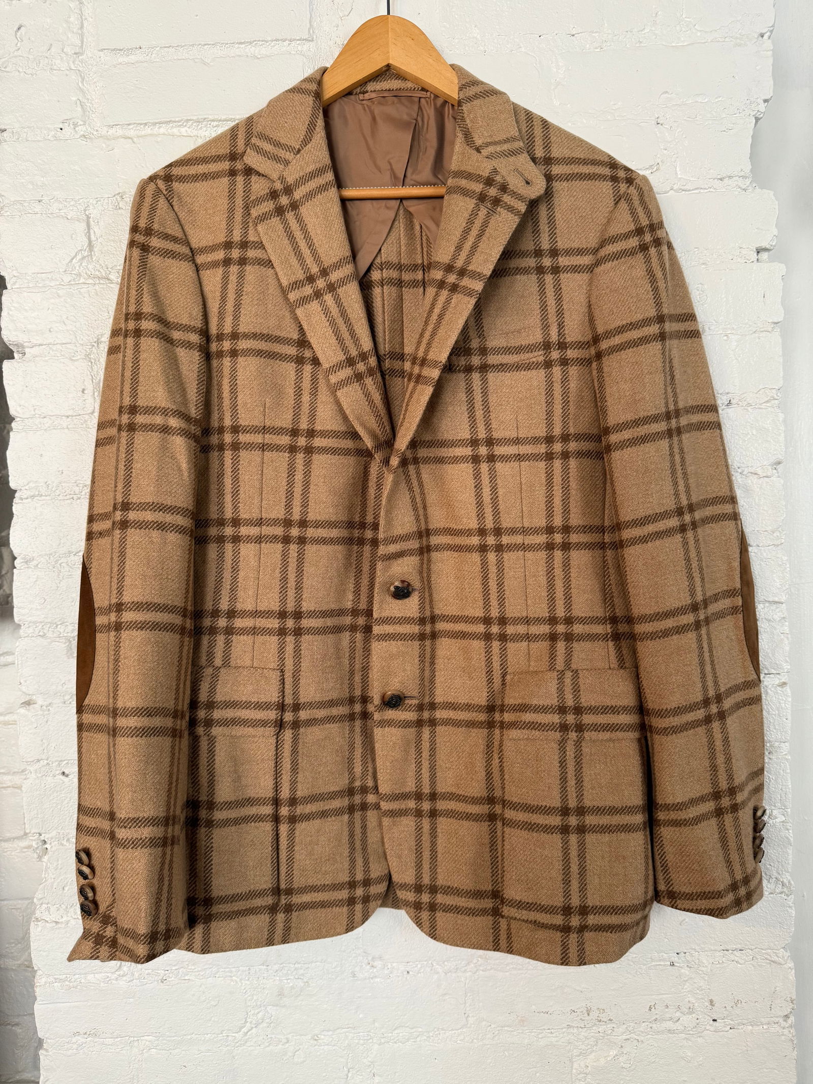 Men's Ralph Lauren Purple Label: Hand tailored wool sportscoat- matching vest available. new brown plaid Measures approx size 40 long sleeve length 26 inches across back armpit to armpit 24 inches back collar to hem 30 inches