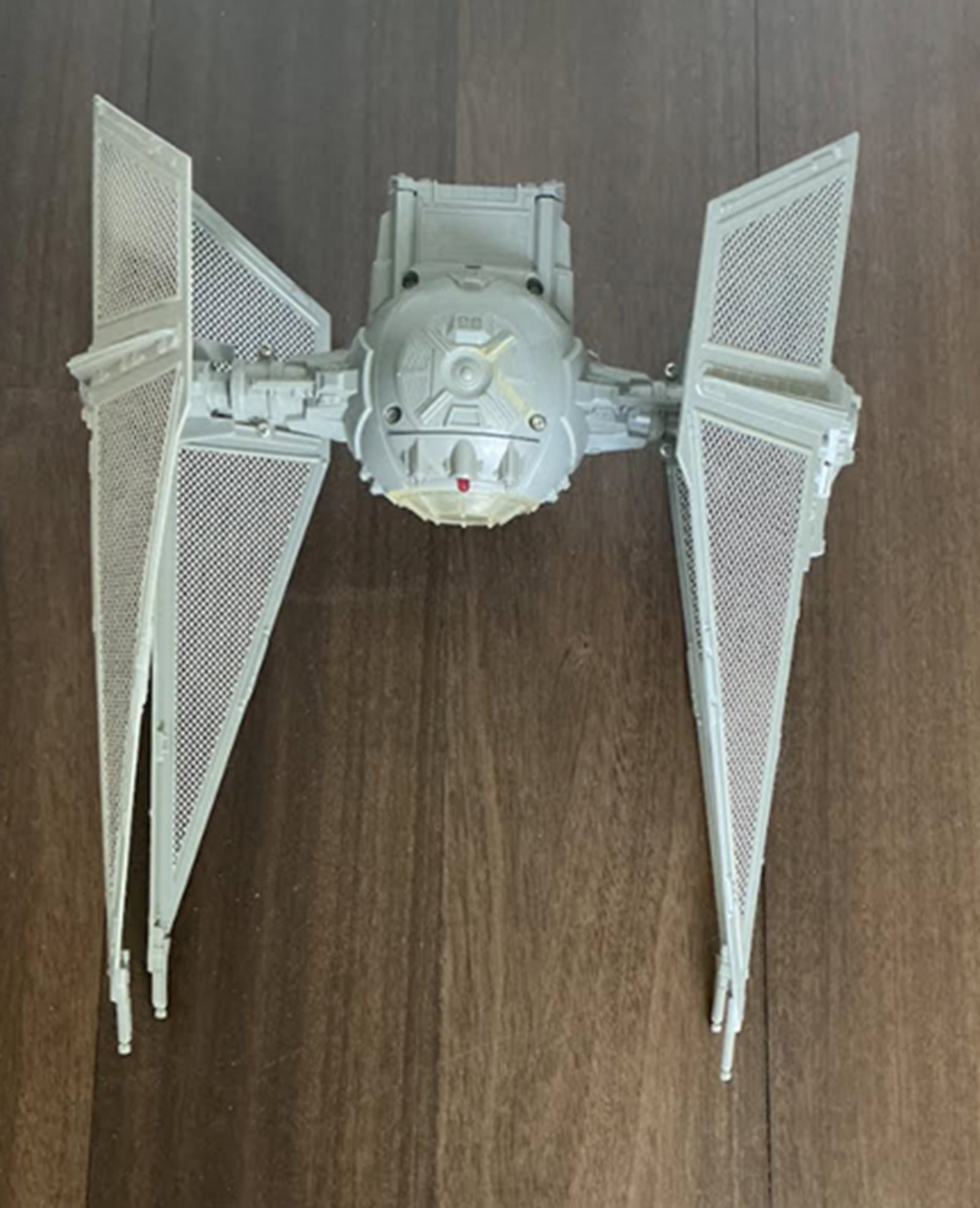 Star Wars Kenner TIE Interceptor 1984: Star Wars Kenner TIE Interceptor 1984. Measures approx 15 inches long x 9.25 inches tall