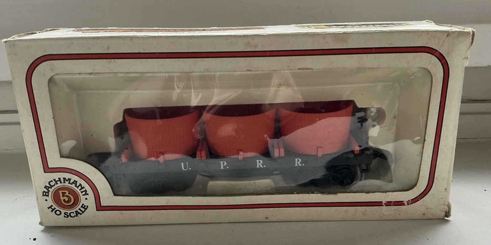 Bachmann HO Scale 43-1024-01Electric Trains Union Pacific Old Time Flat Car with Stakes in box: Bachmann HO Scale Electric Trains Union Pacific Old Time Flat Car with Stakes in box