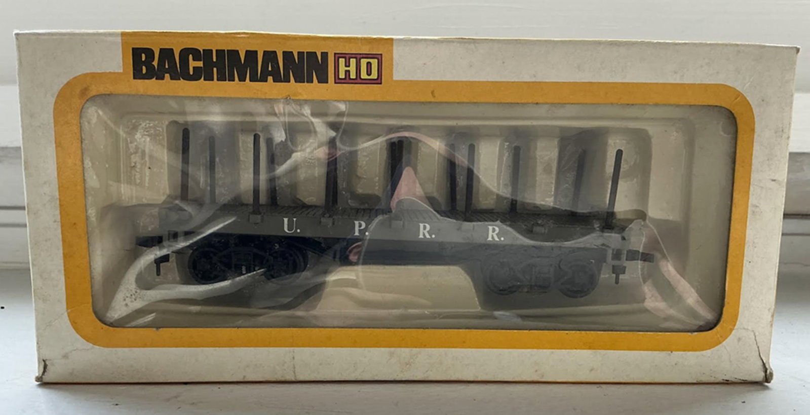 Bachmann HO Scale 43-1026-01 Electric Trains Old Time Water Tank Car Union Pacific Car With Box: Bachmann HO Scale 43-1026-01 Electric Trains Old Time Water Tank Car Union Pacific Car With Box