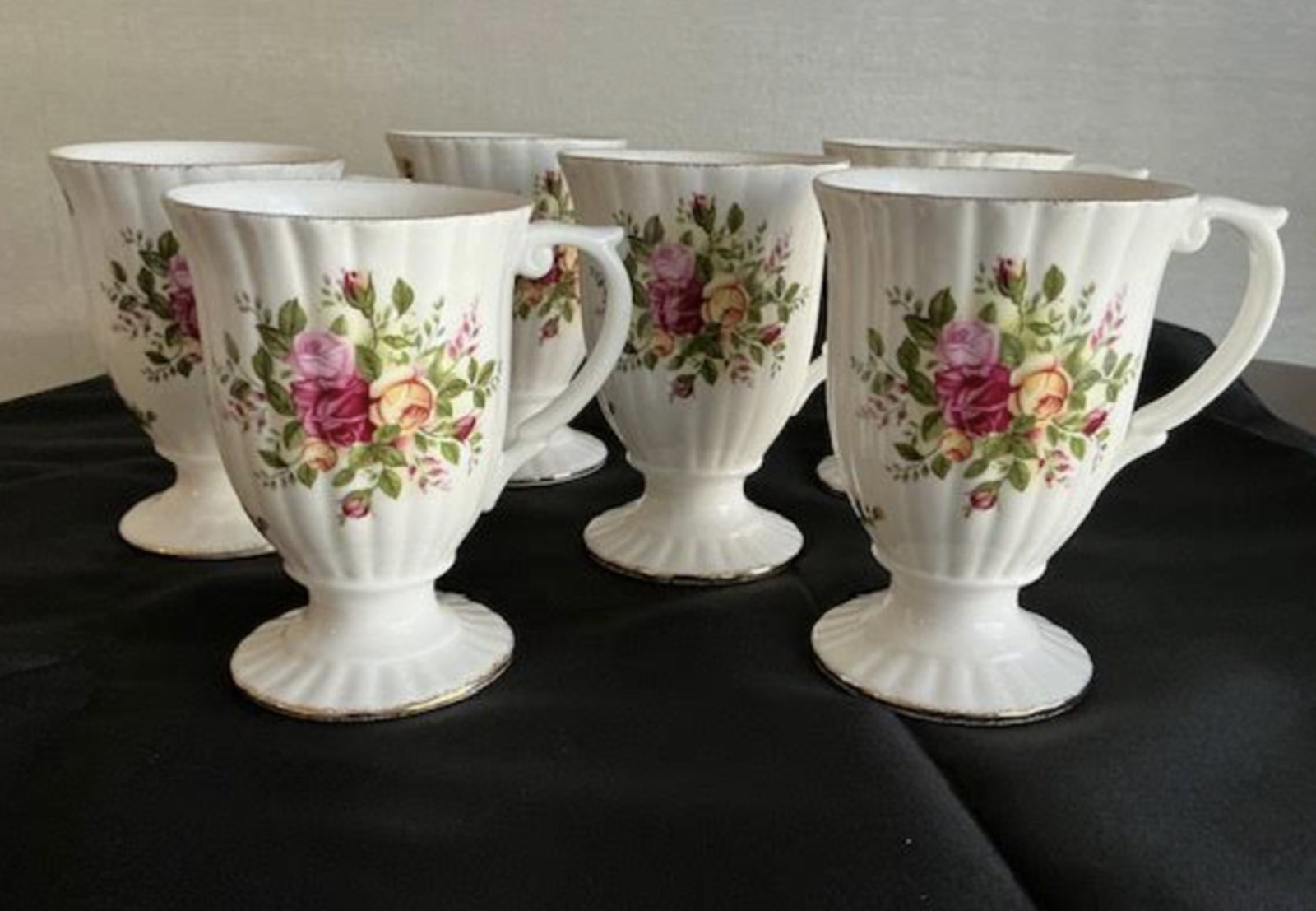 Royal Albert Porcelain With Gold Trim Set of 6 large Tall Mugs (1 of 6)