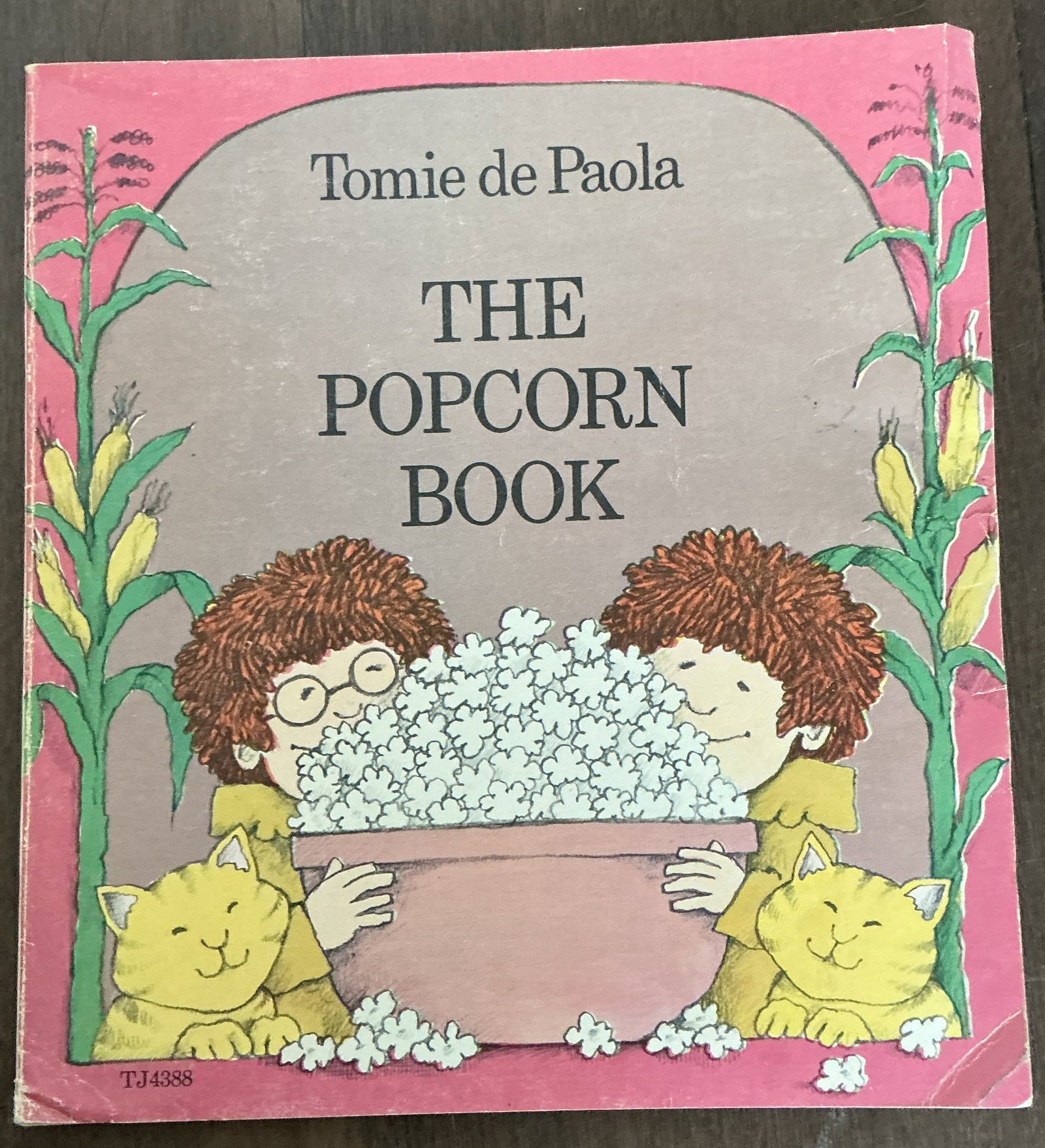 The Popcorn Book by Tomie dePaola (1 of 5)