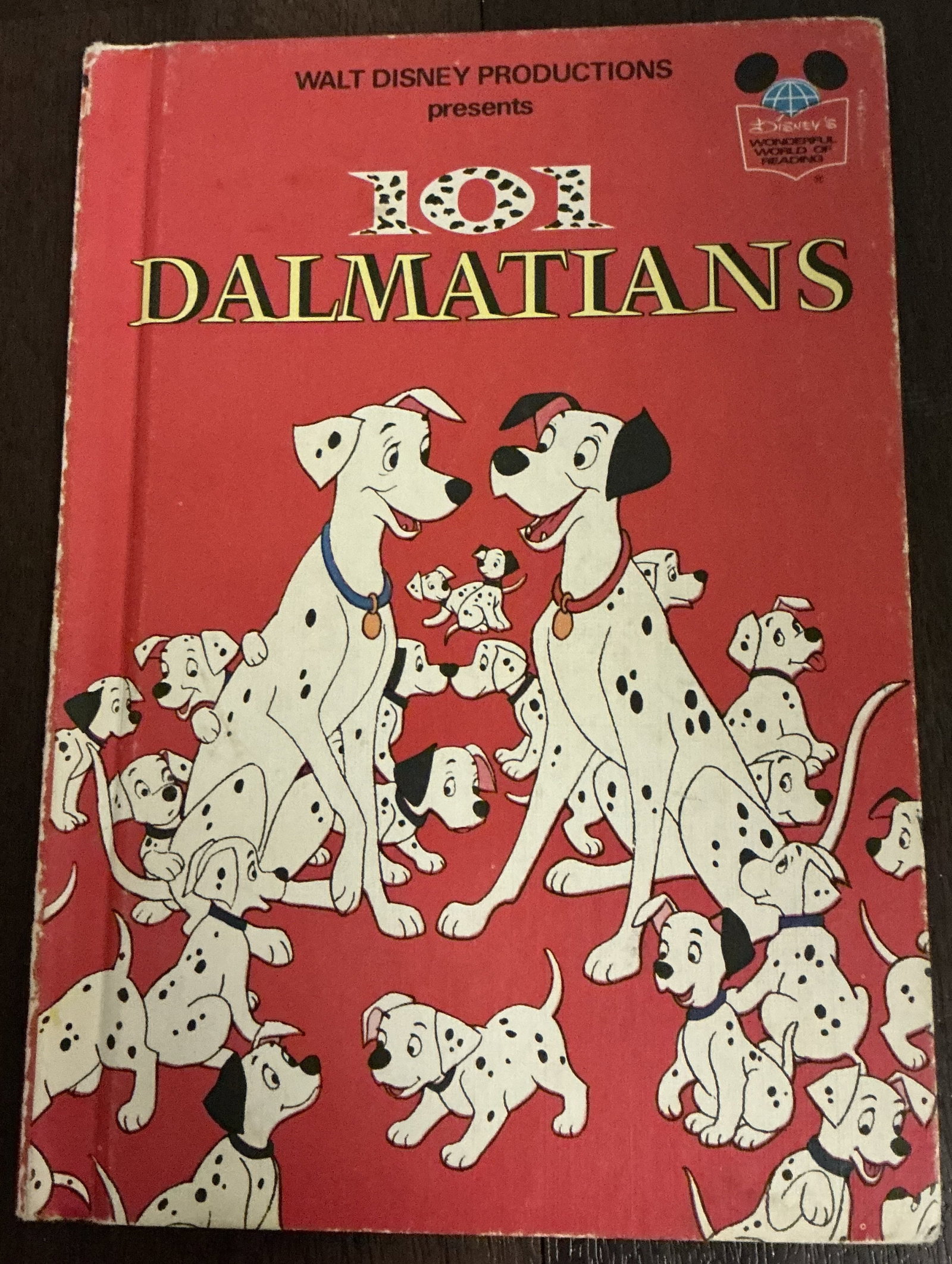 Walt Disney 101 Dalmatians Hard Cover Book 1981: Walt Disney 101 Dalmatians Hard Cover Book 1981 is one of Walt Disney’s most beloved animated classics, adapted from Dodie Smith’s celebrated 1956 novel The Hundred and One Dalmatians. Released du