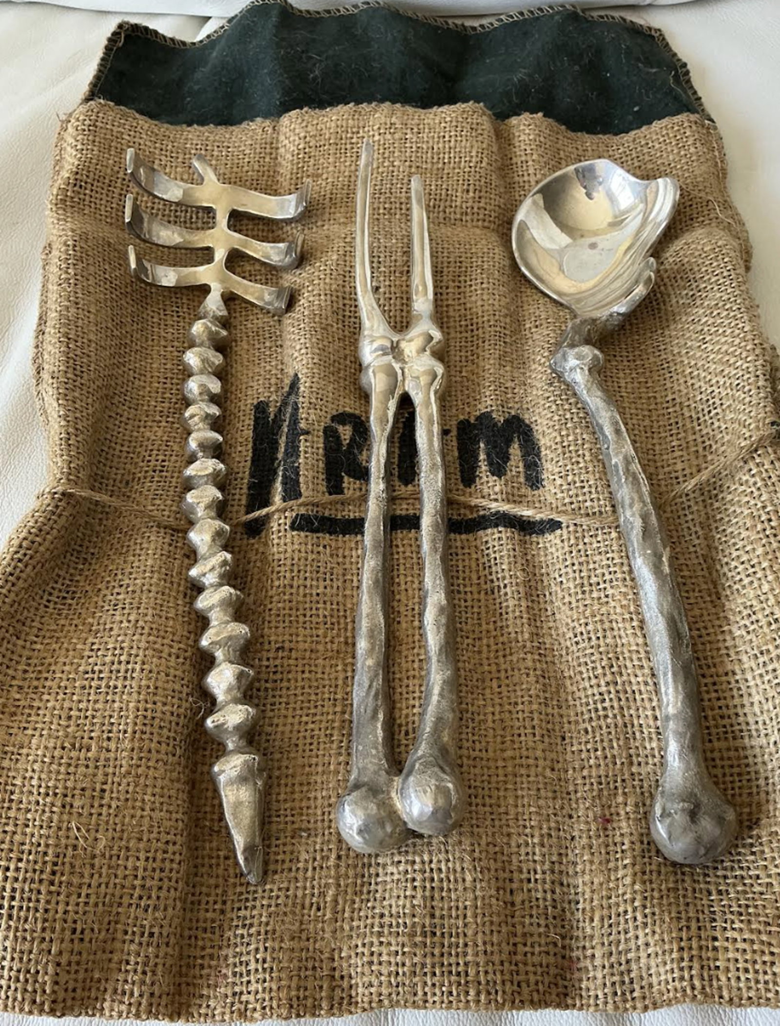 MICHAEL ARAM BONEWARE SKELETON BONE SERVING SET WITH POUCH (1 of 5)