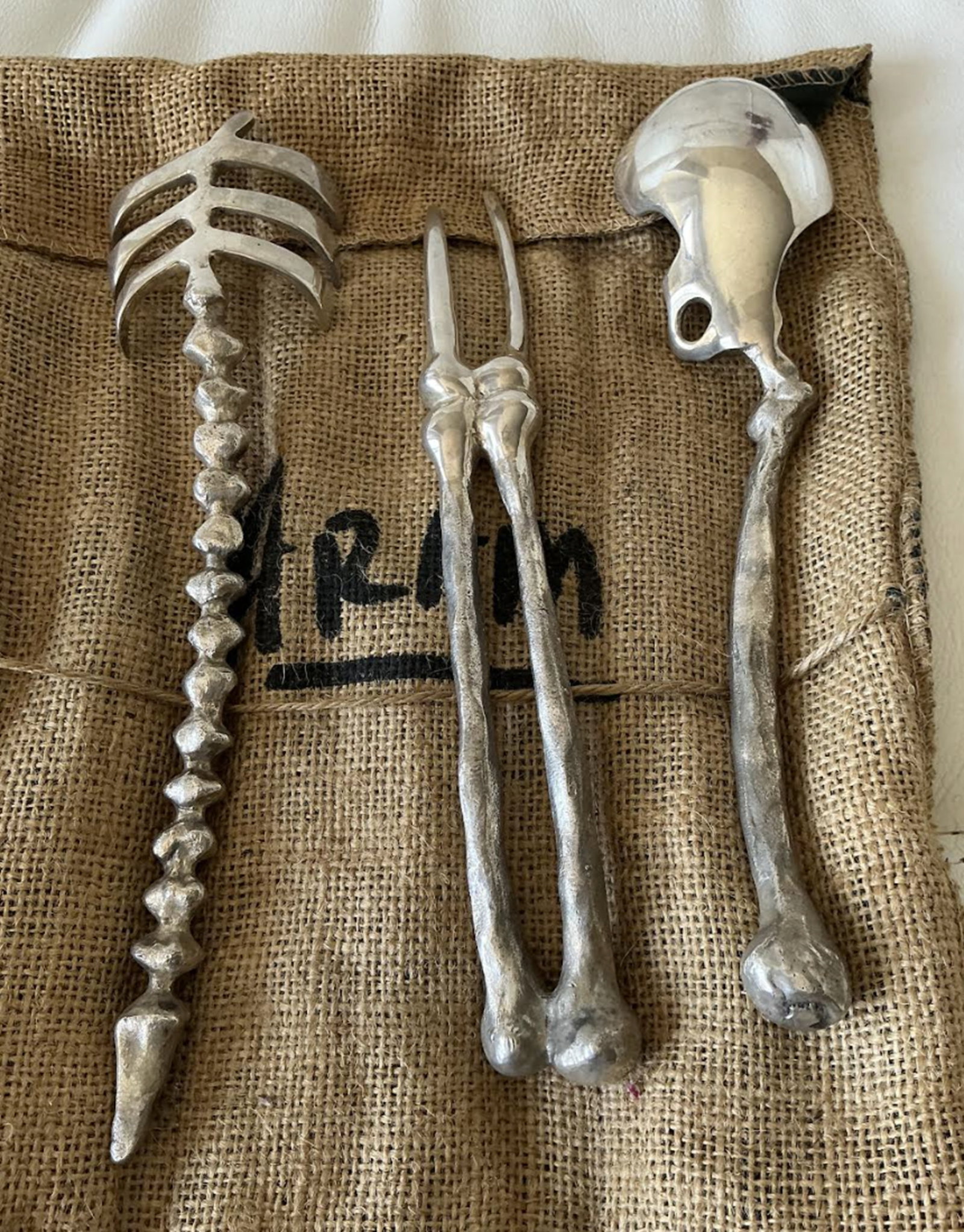 MICHAEL ARAM BONEWARE SKELETON BONE SERVING SET WITH POUCH - 2