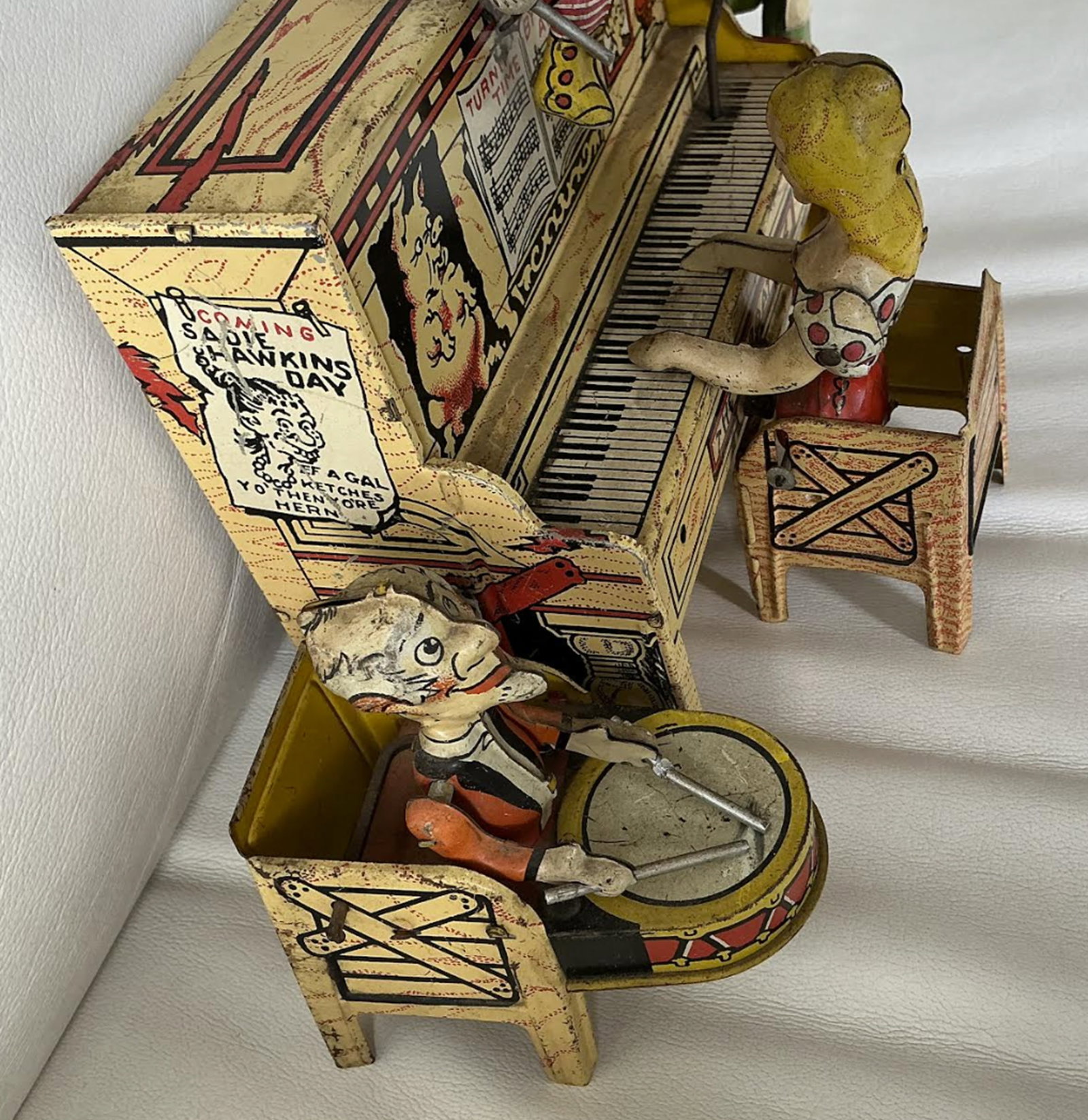 Lil Abner Tin Litho Wind Up Works - 4