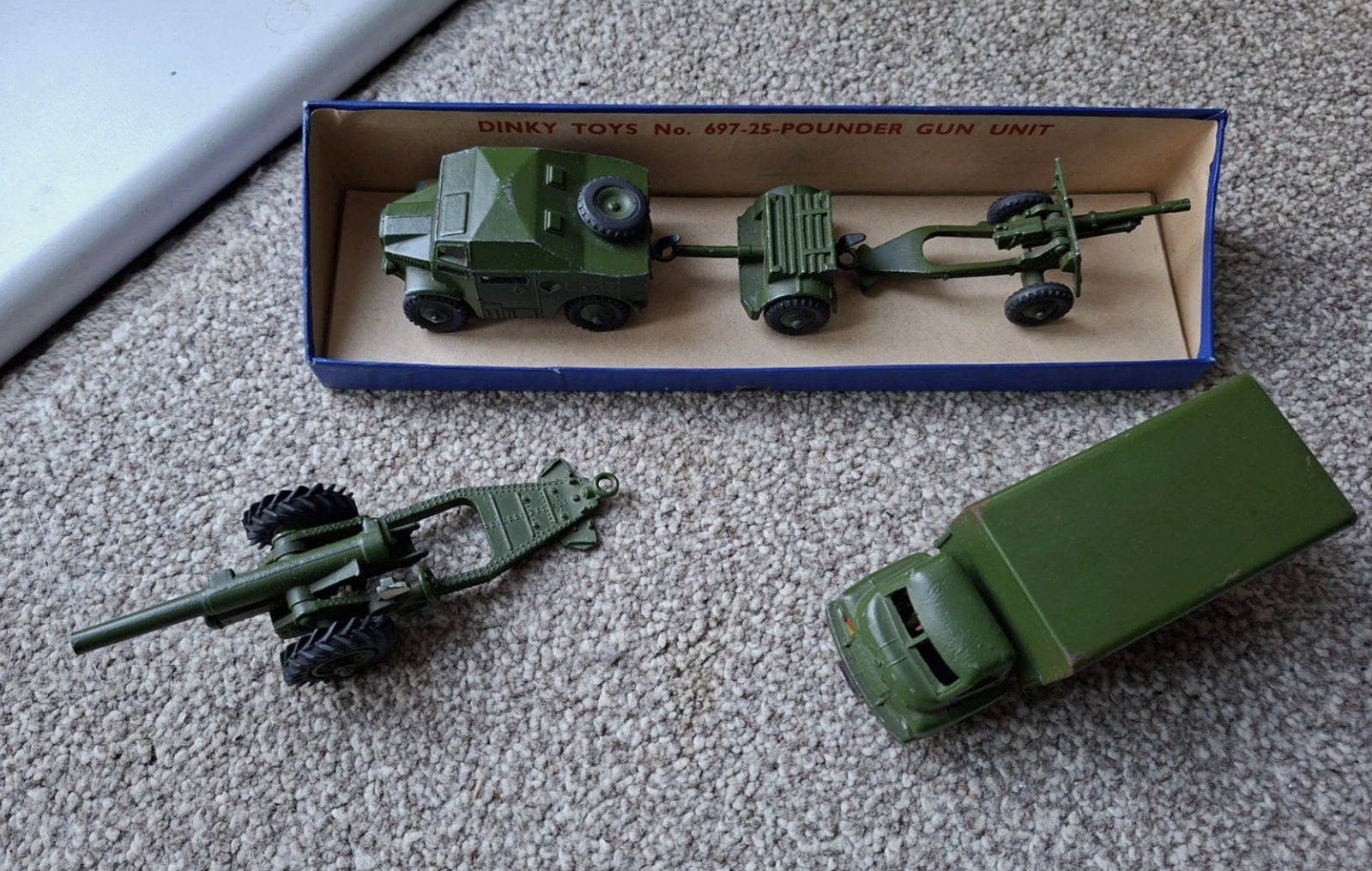 Dinky 25 PR Field Gun SET 697 3 ton Truck 621 and 693 7.2 Howitzer all In original boxes. Made in (1 of 3)