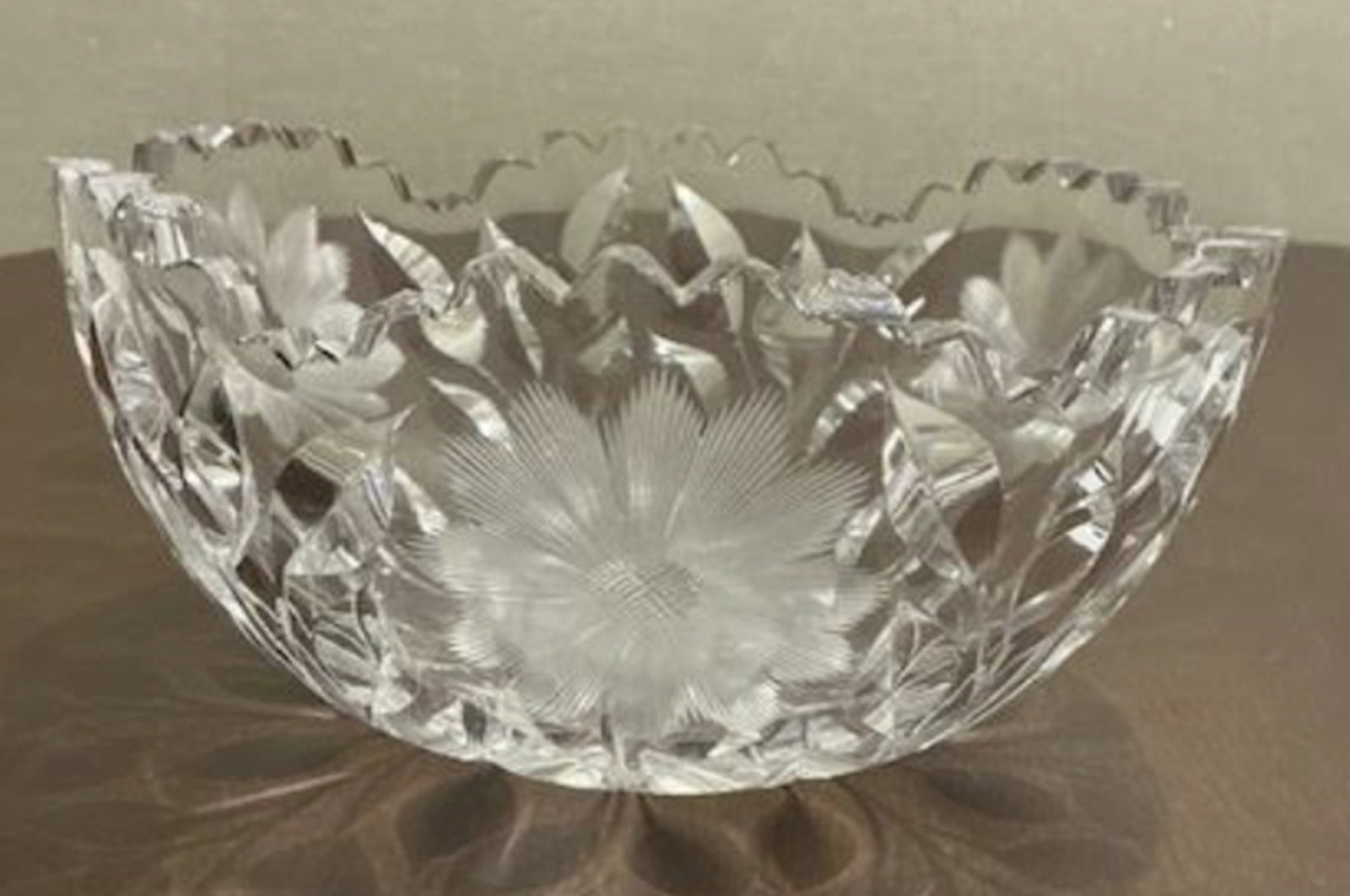 Crystal Cut Elegant Scallop Bowl (1 of 6)