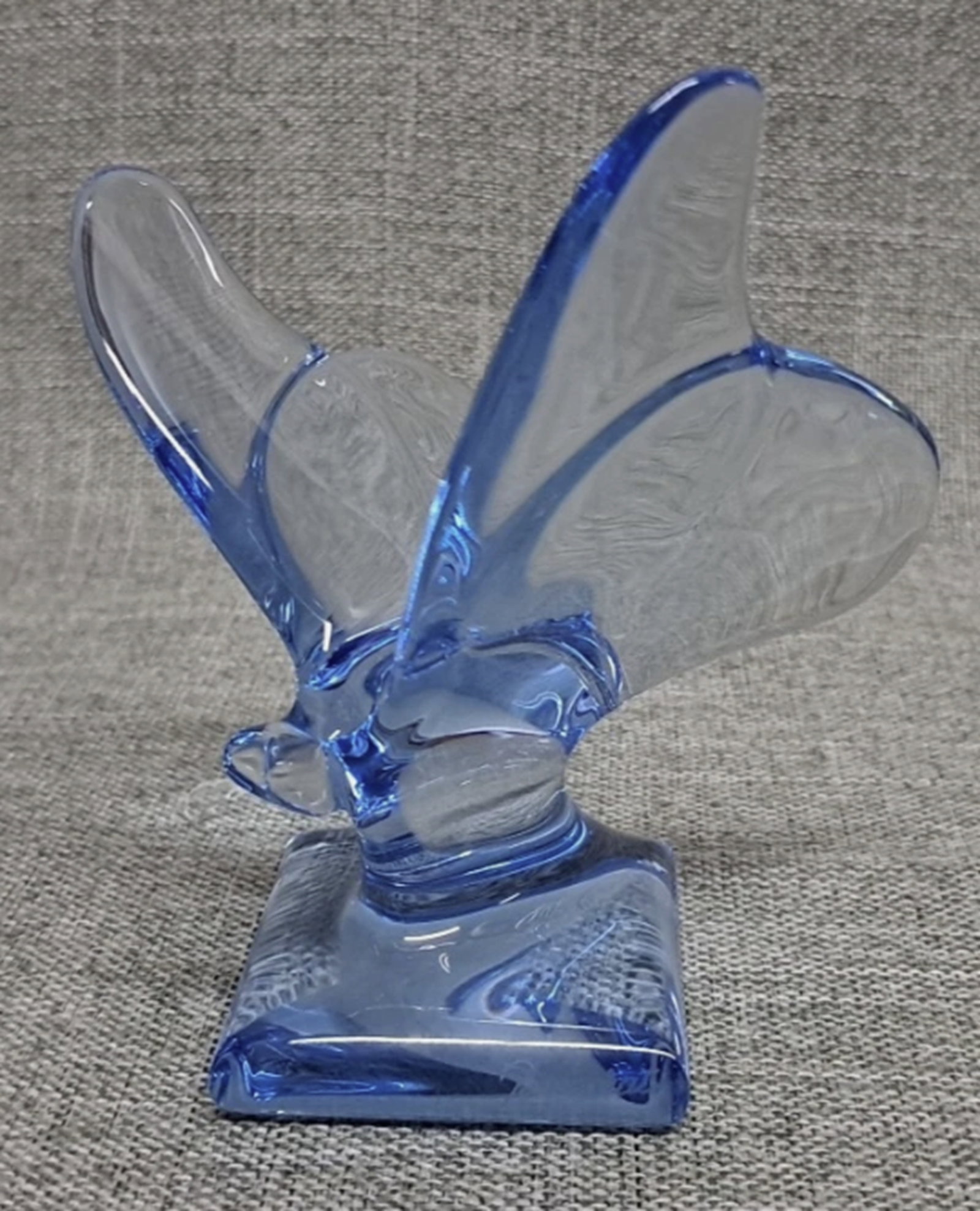 Baccarat Signed Butterfly on Pedestal Made in France: Baccarat Signed Butterfly on Pedestal Made in France. Baccarat Signed Butterfly on Pedestal Made in France Measures approx Approximately 3.5" tall No Chips or Cracks