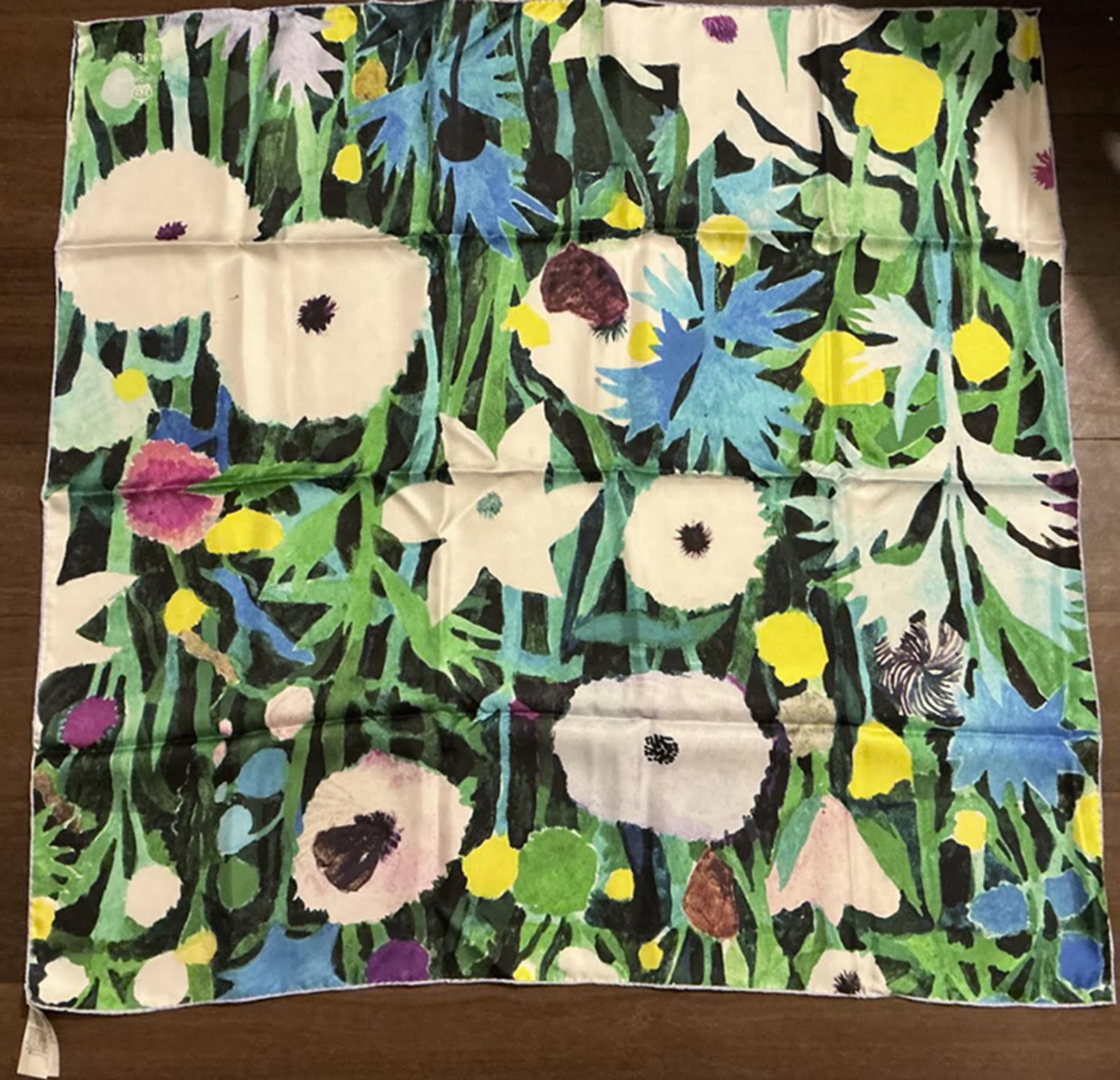 Burberry Silk Scarf Made italy: Burberry Silk Scarf Made italy. Measures approx 36 inches New!