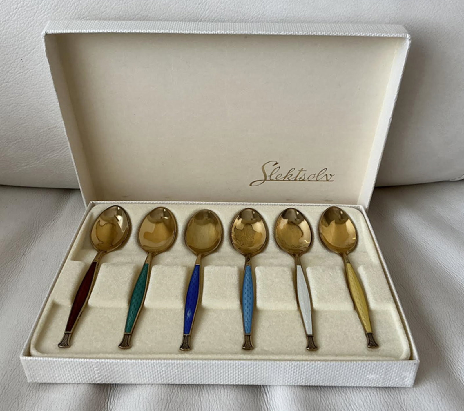 David Anderson Sterling Silver Enamel Spoons with Box Made in Norway: David Anderson Sterling Silver Enamel Spoons with Box. Slektsolv is a traditional Norwegian silver brand measures approx 4 inches.