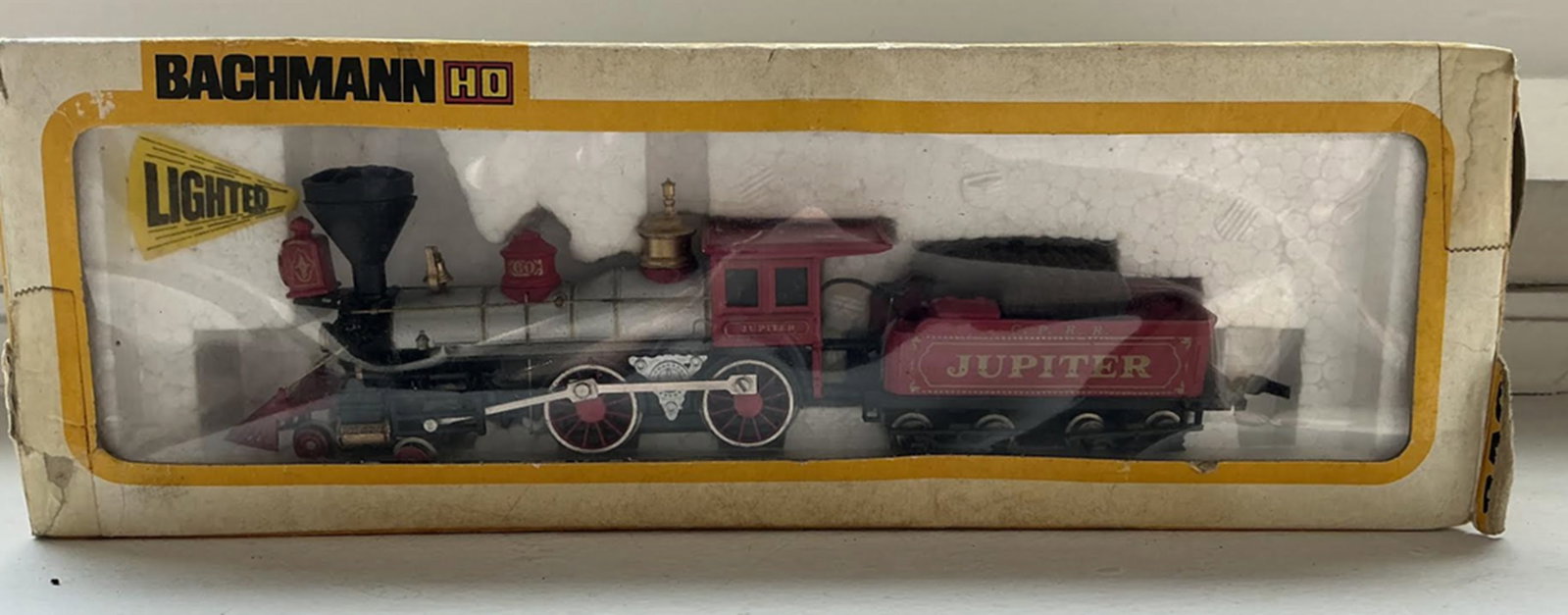 Bachmann HO Scale Central Pacific R.R. Old Time Caboose in its original box (1 of 5)