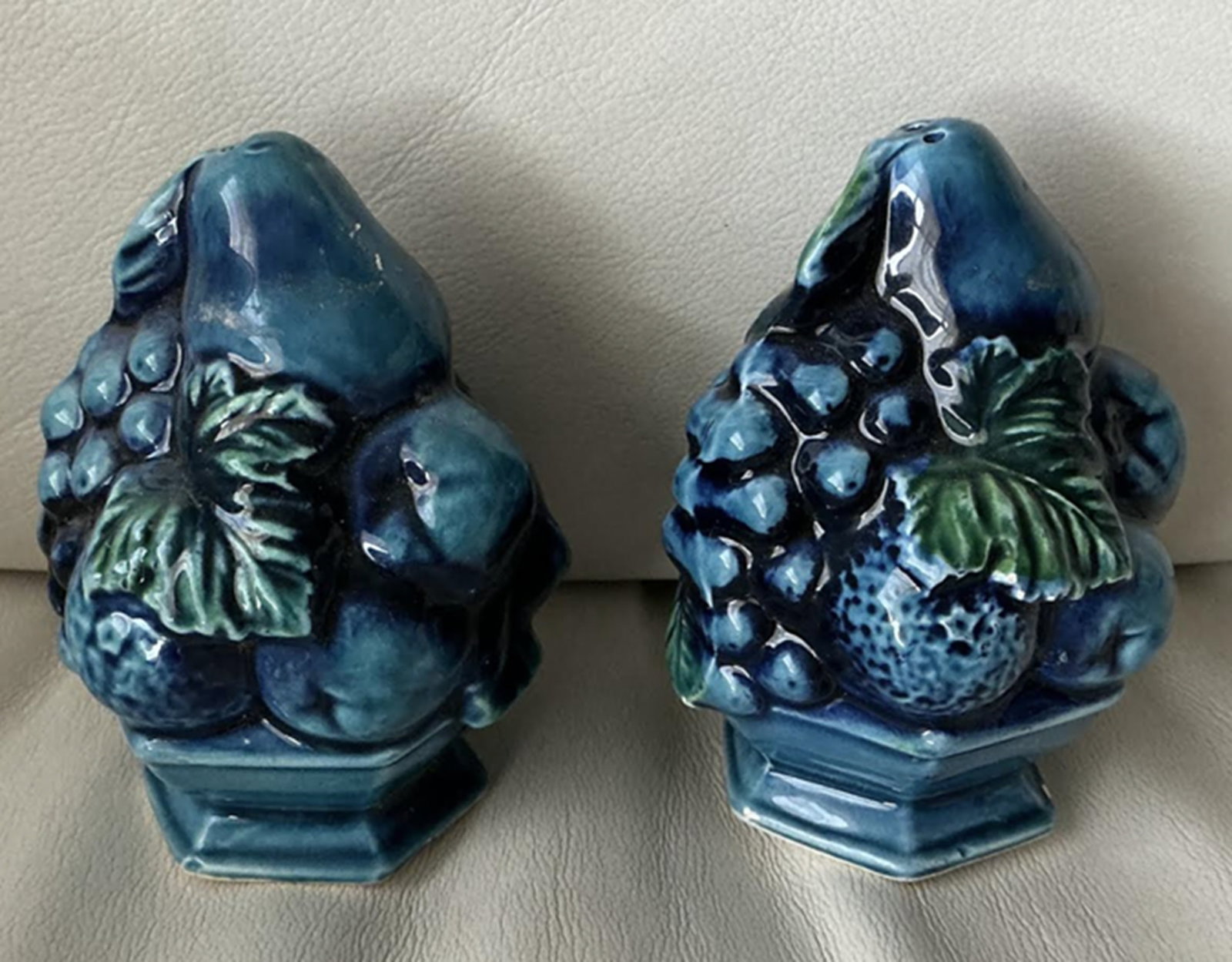 Inarco Blue Mood Indigo Majolica Fruit Topiary Salt & Pepper Shaker Set E2371 (1 of 6)