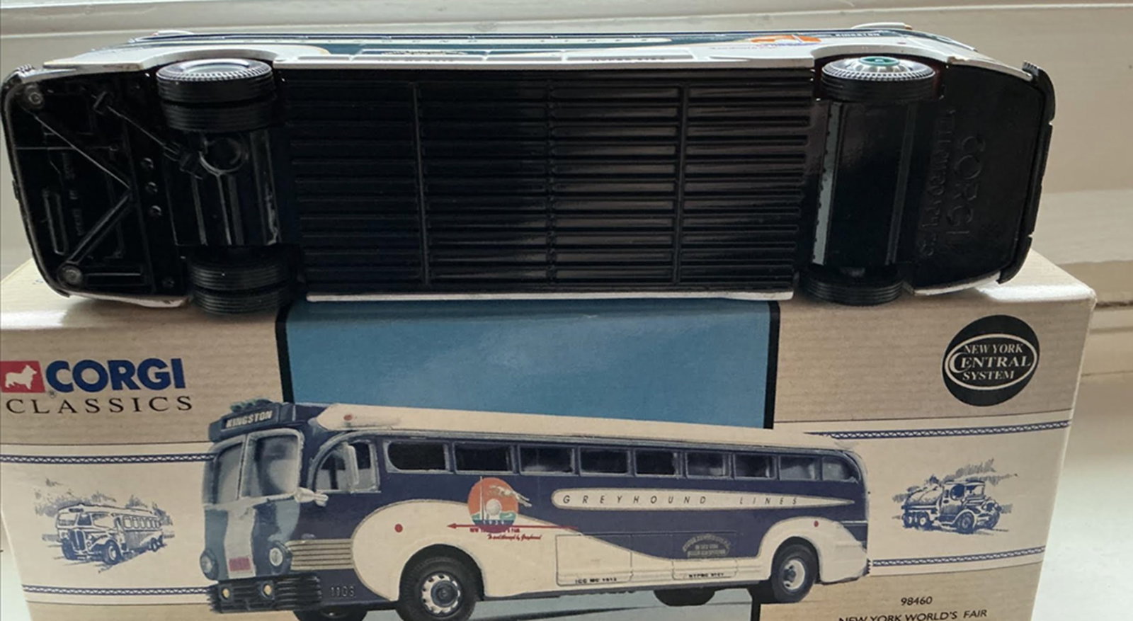 Corgi Bus With Orig Box - 4