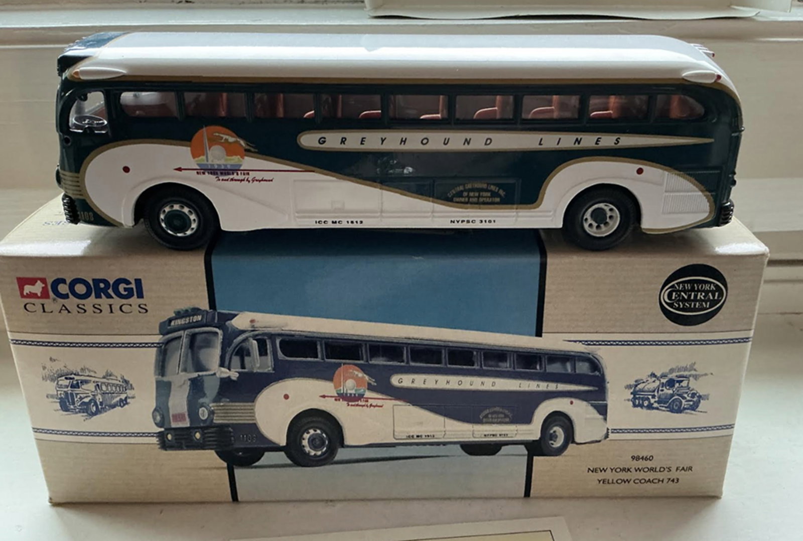 Corgi Bus With Orig Box - 5