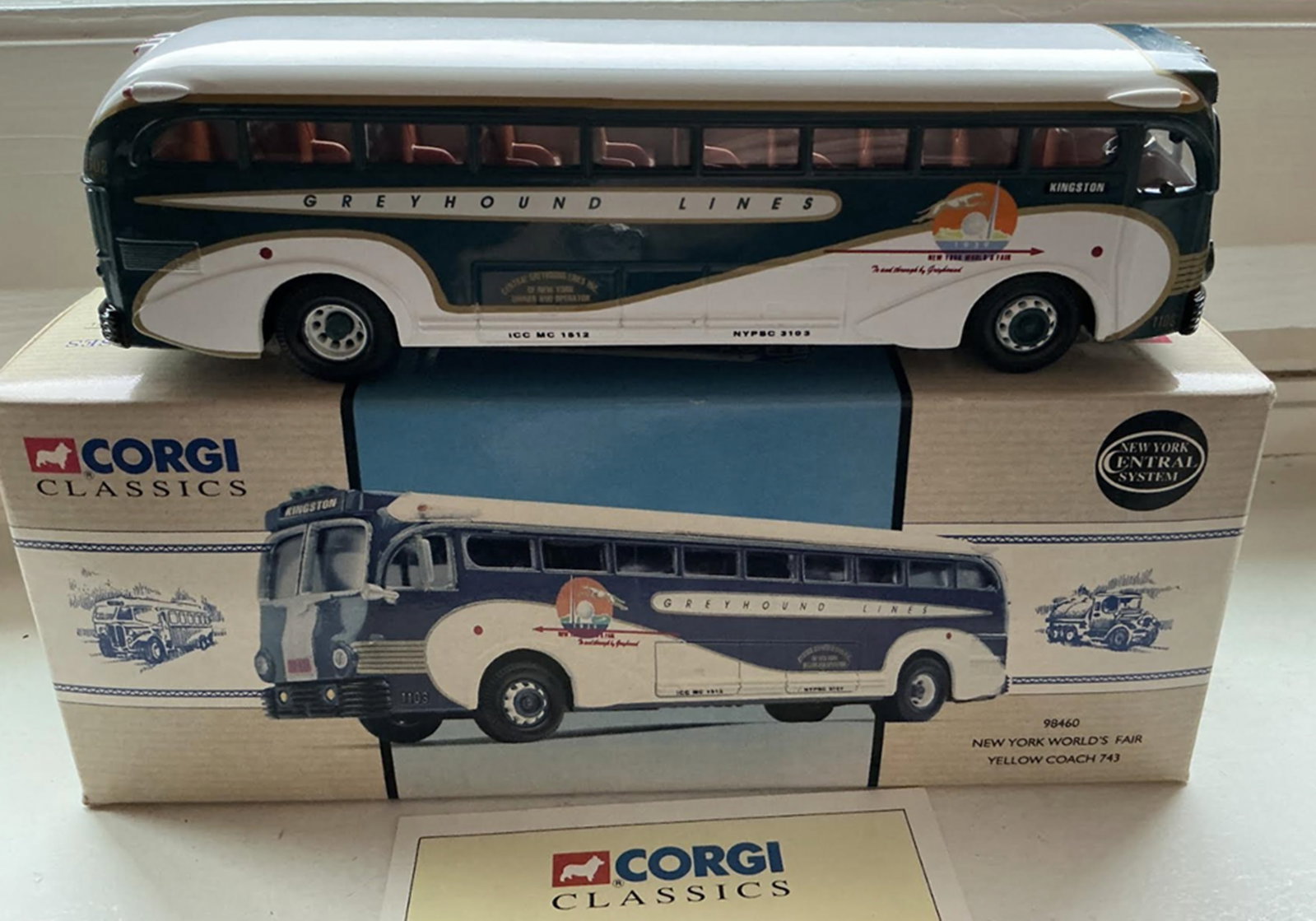 Corgi Bus With Orig Box - 8