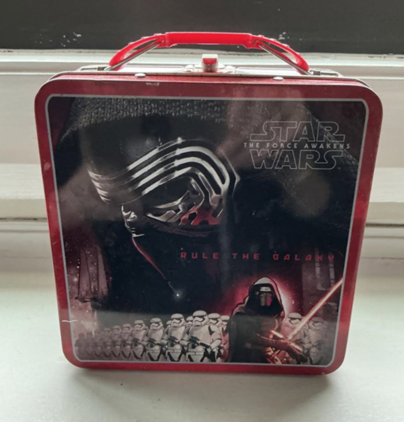 Star Wars Tin Lunch Box: Star Wars Tin Lunch Box Measures approx 5 3/4 inches wide 2.5 inches deep close to 6 inches tall