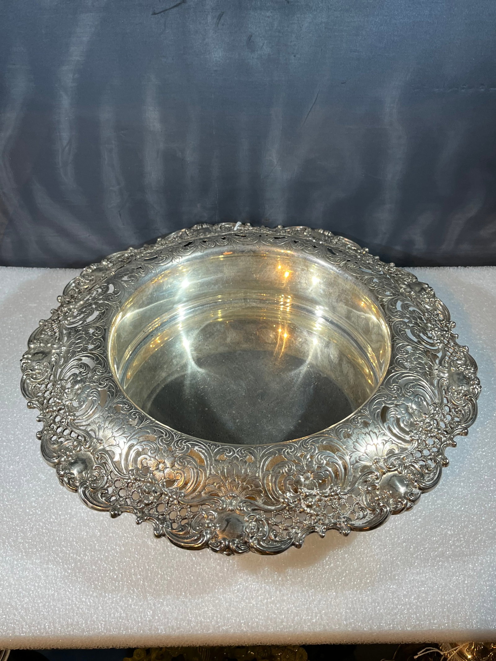 GORHAM STERLING SILVER LARGE CENTERPIECE (1 of 9)