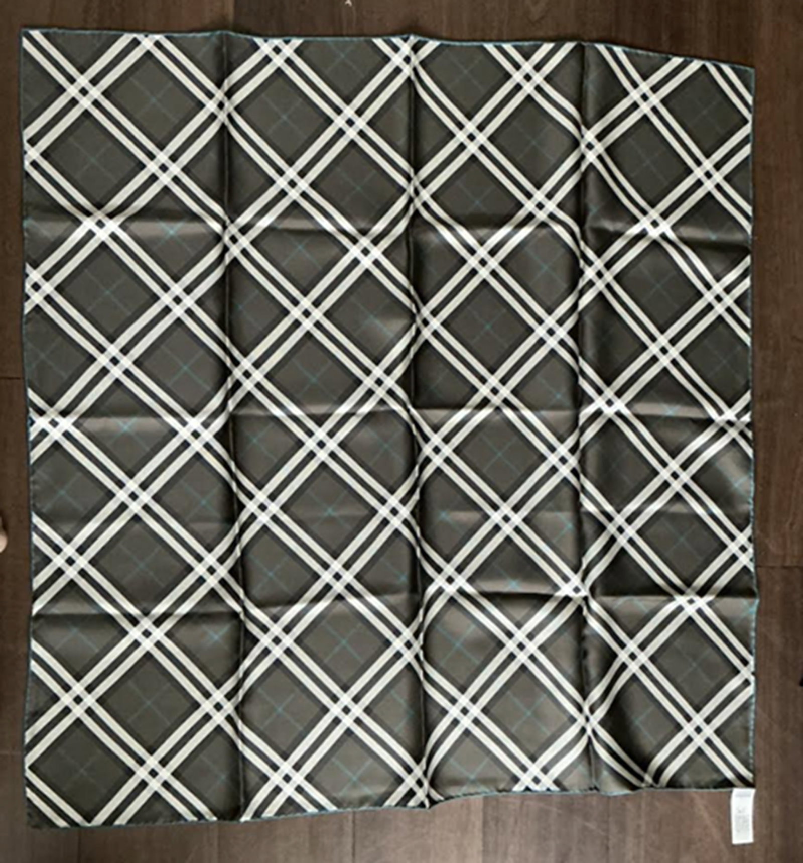 Burberry Silk Scarf Made in Italy: Burberry Silk Scarf Made in Italy . Measures approx 35.5" x 35.5" Never Worn New Conditon no stains or damage