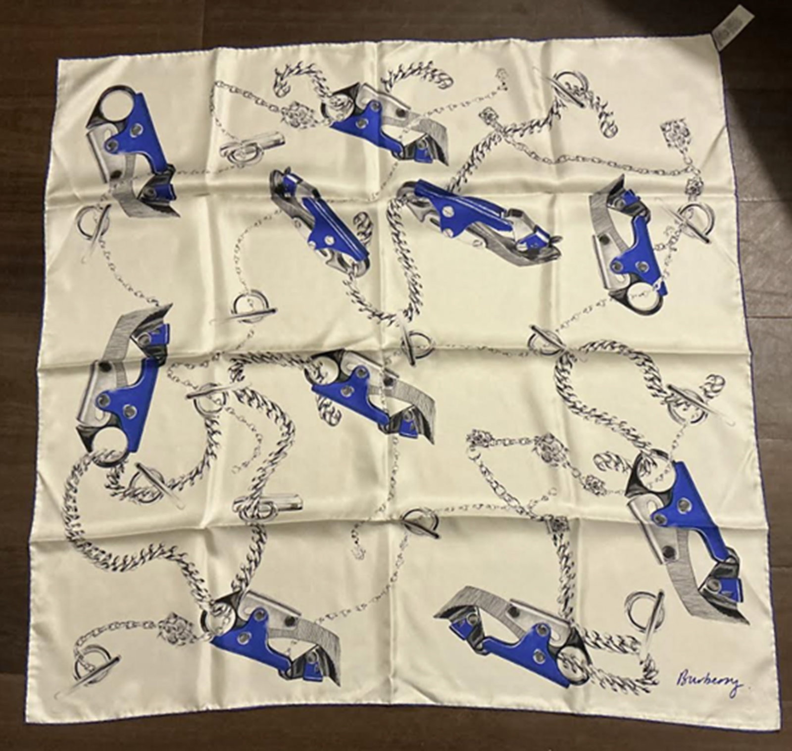 Burberry Silk Scarf Made italy (1 of 5)