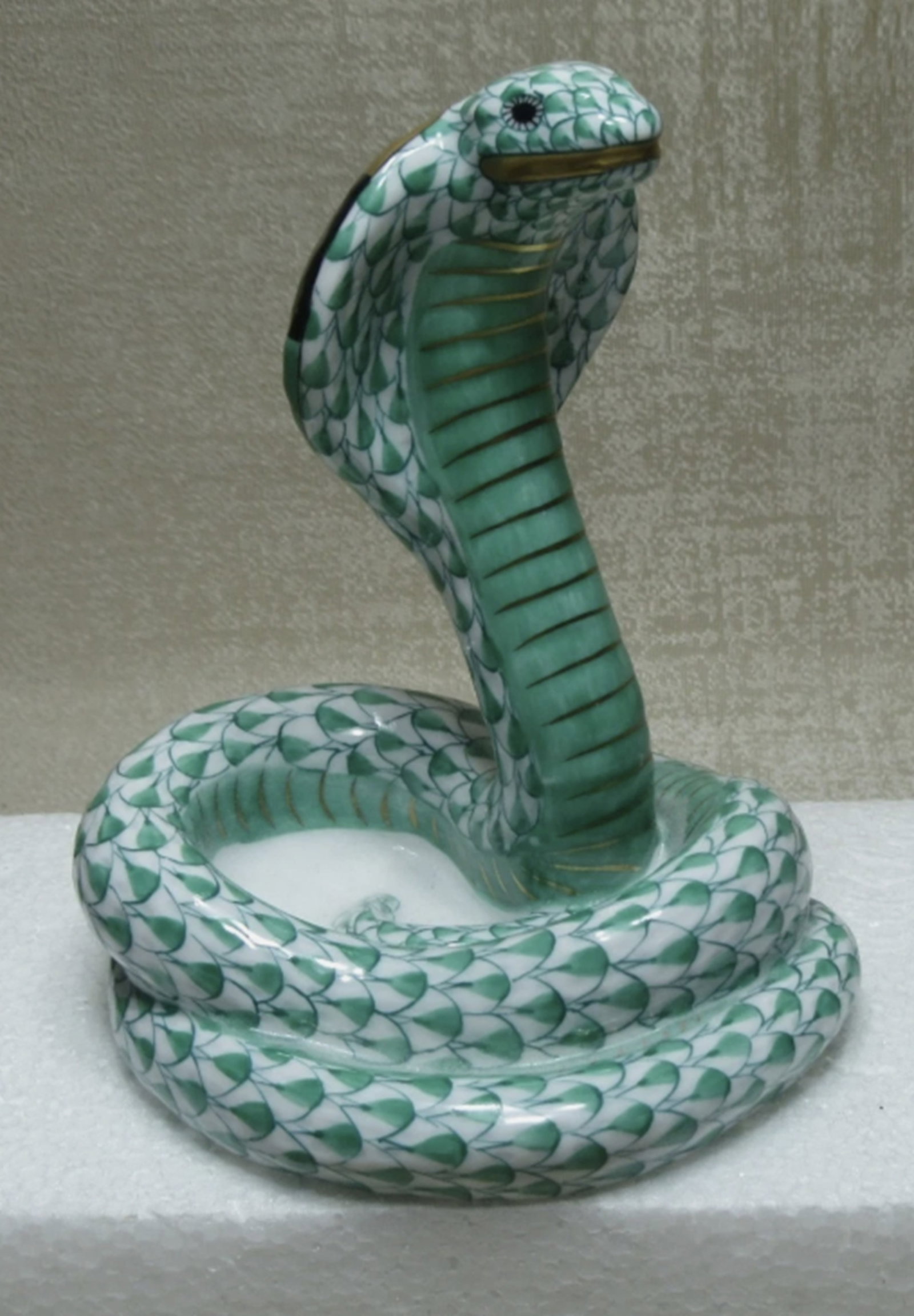 Herend Signed Porcelain Green Fishnet Cobra Figurine Statuette Made in Hungary (1 of 4)