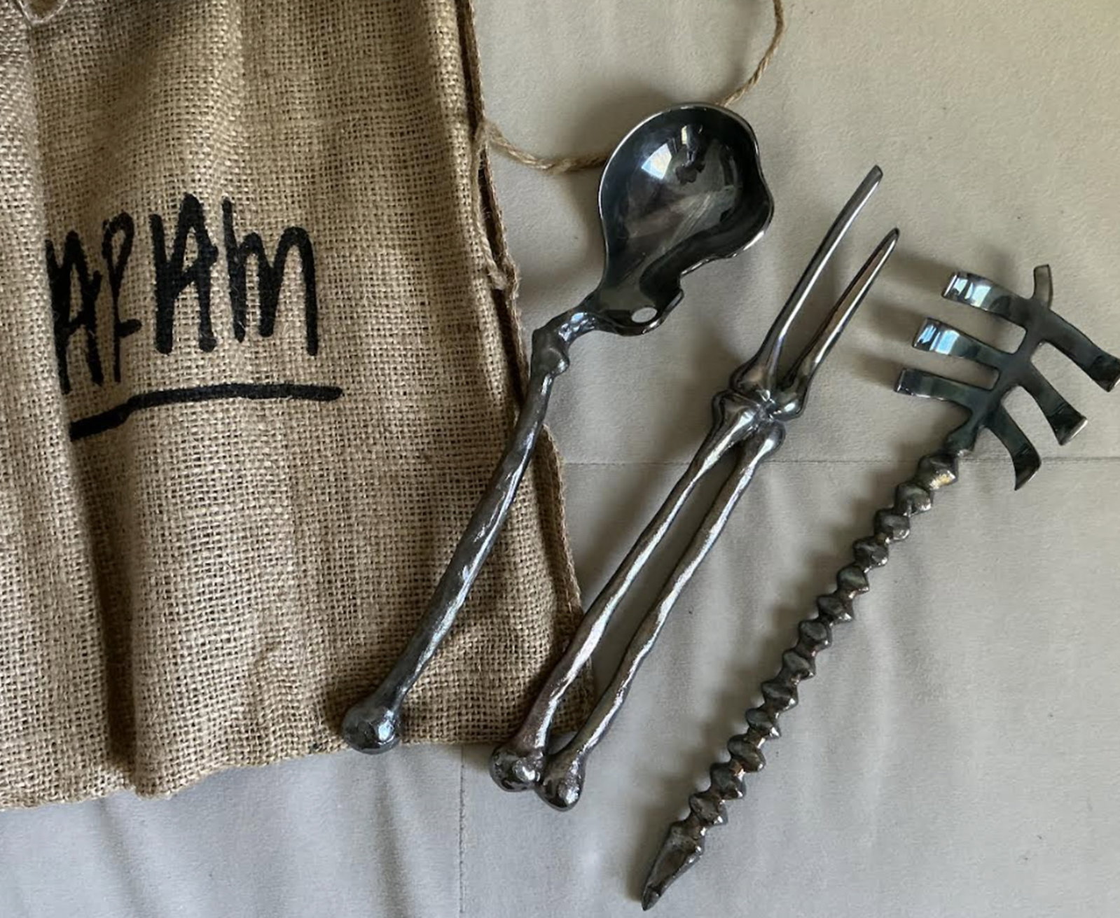 MICHAEL ARAM BONEWARE SKELETON BONE SERVING SET WITH POUCH - 3