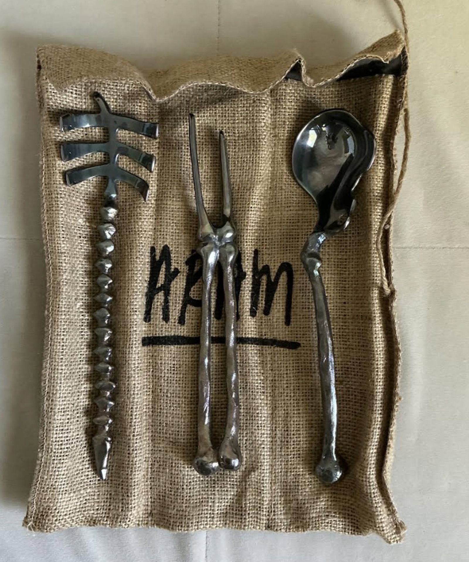 MICHAEL ARAM BONEWARE SKELETON BONE SERVING SET WITH POUCH - 6