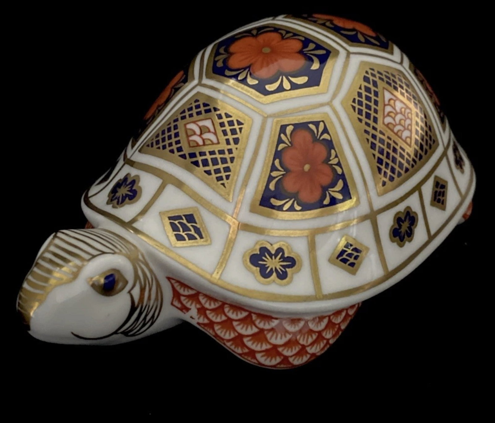 Royal Crown Derby Imari Porcelain Turtle Figurine With 22k Gold Accents: Royal Crown Derby Imari Turtle Figurine With 22k Gold Accents Measures approx 5” long, 3” wide & 2” tall No chips or cracks present